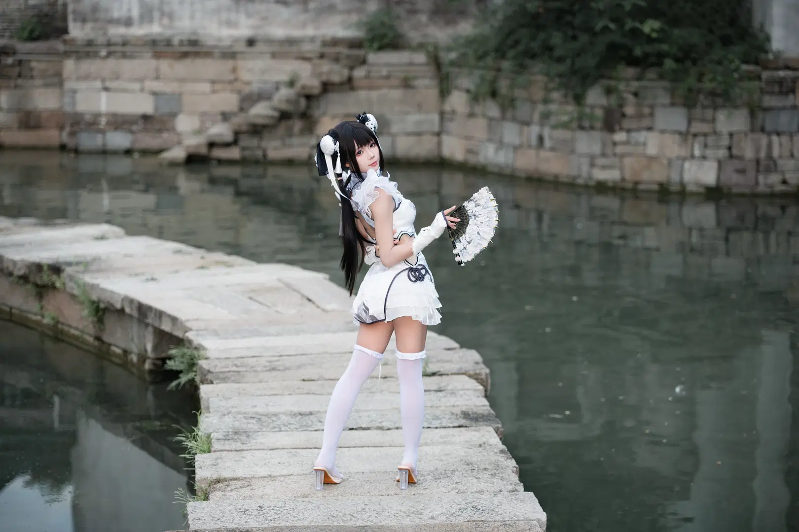 【殷紫萍cos】悬壶济世的白衣少女，在江南水乡的拍摄分享 - Xu - 第5张