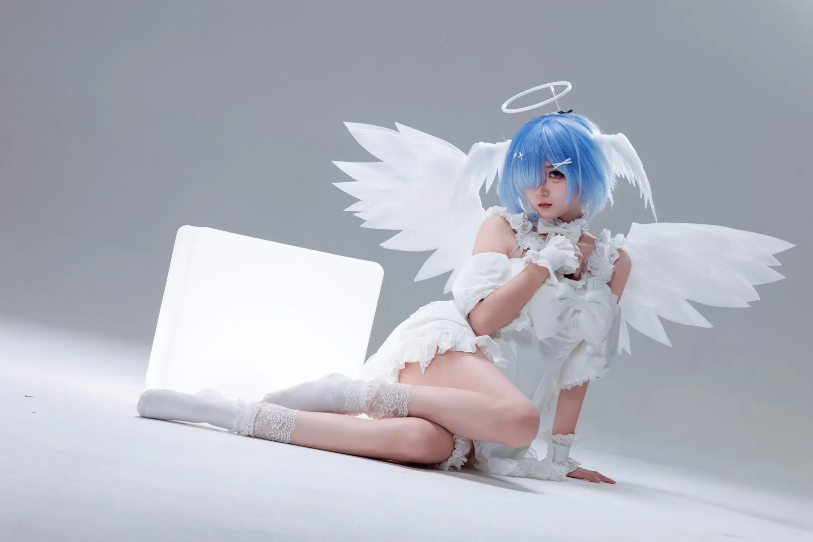 [Rem cosplay] Re:Zero - Starting Life in Another World: Angel Styling Beneath Pure White Wings by 不想上班的小王 - Image 7