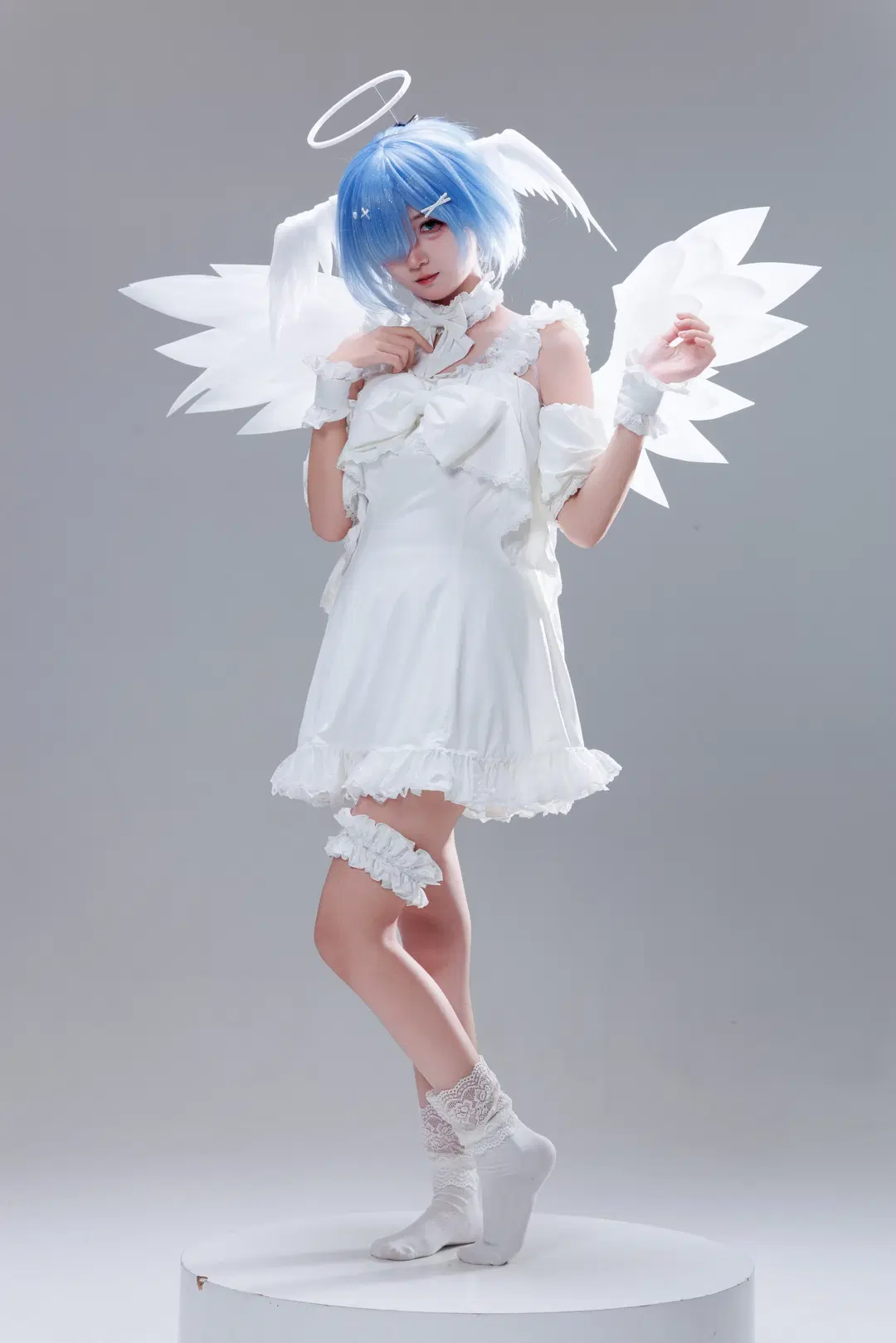 [Rem cosplay] Re:Zero - Starting Life in Another World: Angel Styling Beneath Pure White Wings by 不想上班的小王 - Image 8