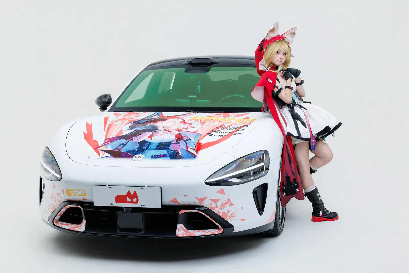 [Rossi cosplay] Arknights: Endfield Little Red Riding Hood with Xiaomi SU7 Itasha by 不想上班的小王 - Image 5