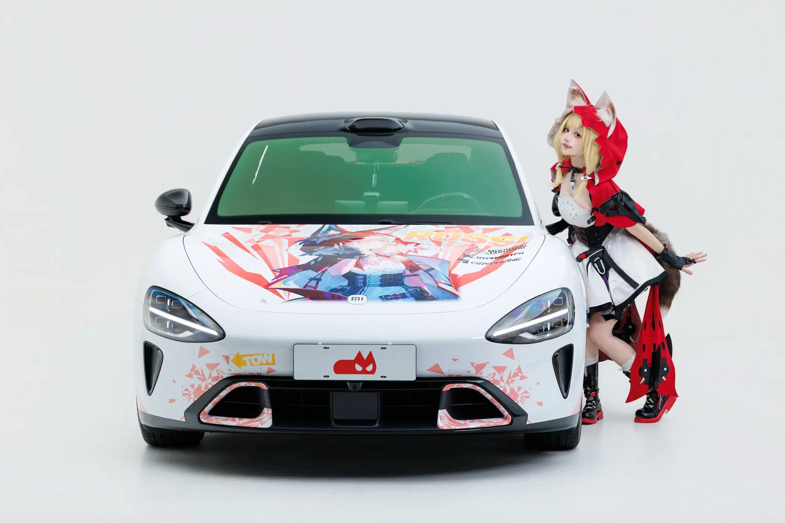 [Rossi cosplay] Arknights: Endfield Little Red Riding Hood with Xiaomi SU7 Itasha by 不想上班的小王 - Image 8