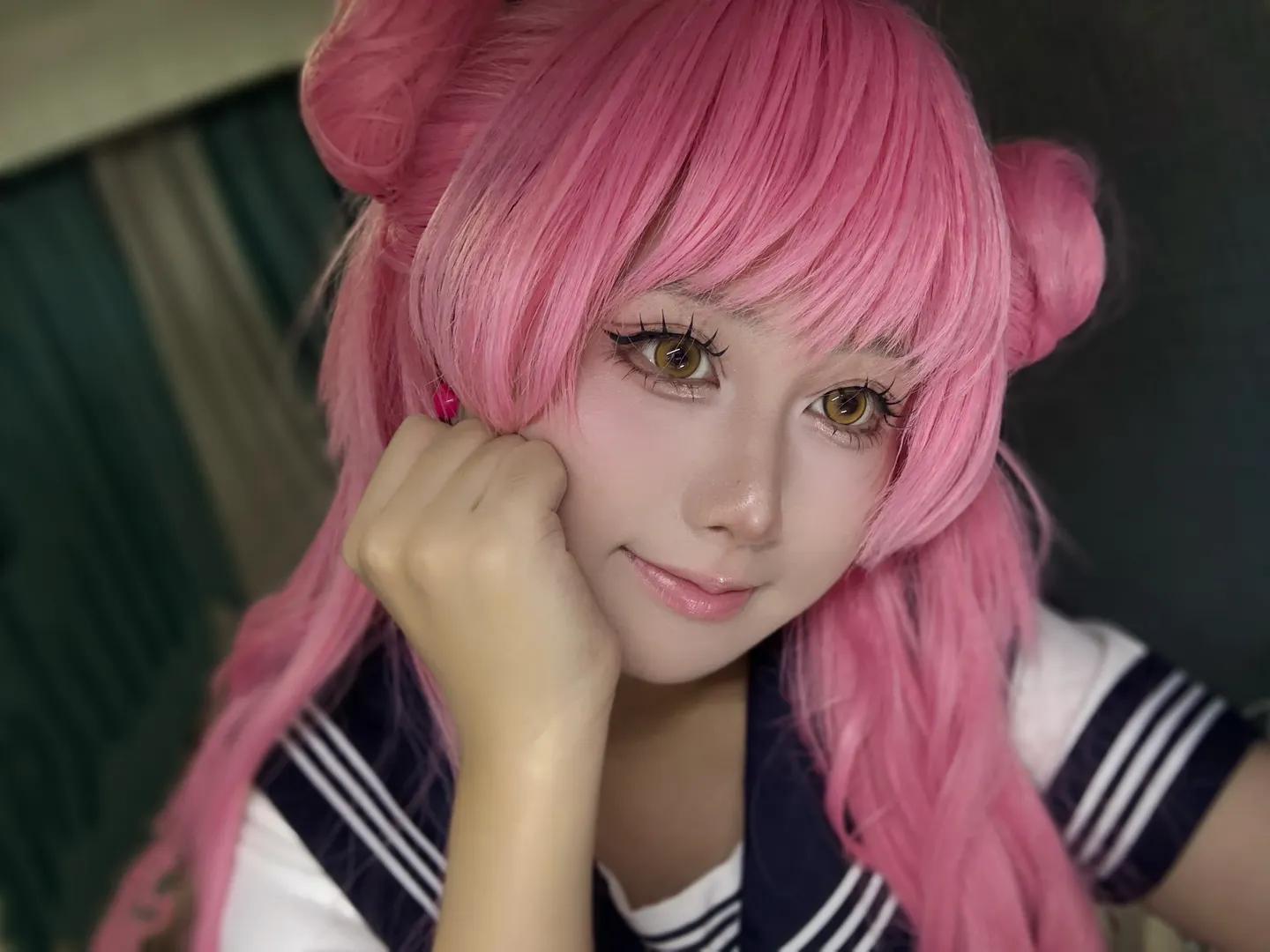 ピンク髪, セーラー服, 鈴木みゆ コスプレ, 正反対な君と僕, 萌え系メイク - 2枚目