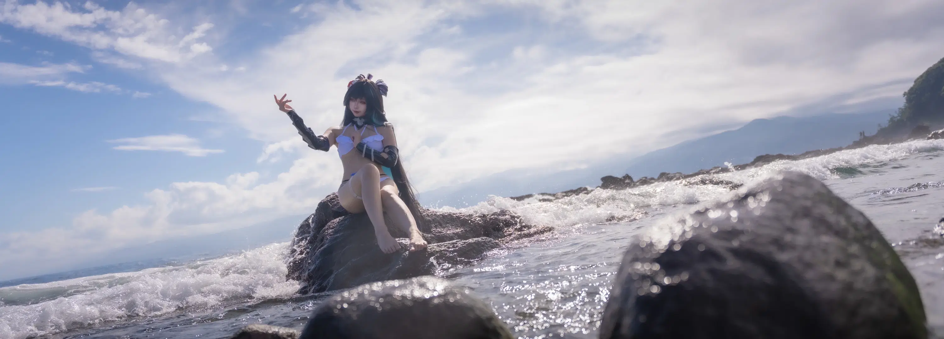 【小美人鱼cos】崩坏星穹铁道海边的波光粼粼，赤足踏浪 - 盈杏 - 第2张