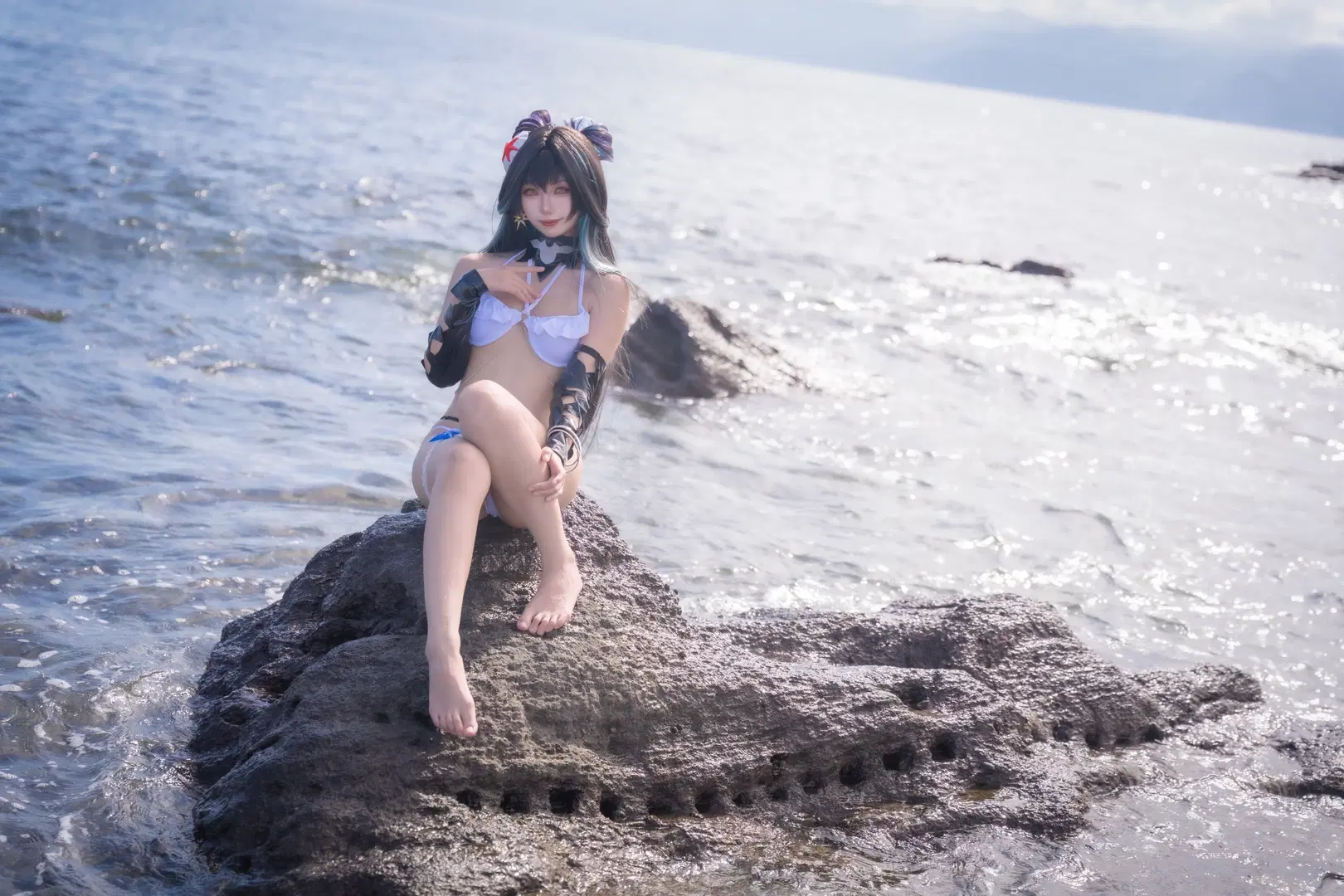 崩壊：スターレイル, 勝利の女神：NIKKE, リトル・マーメイド コスプレ, 海辺の岩場, キラキラ光る水面