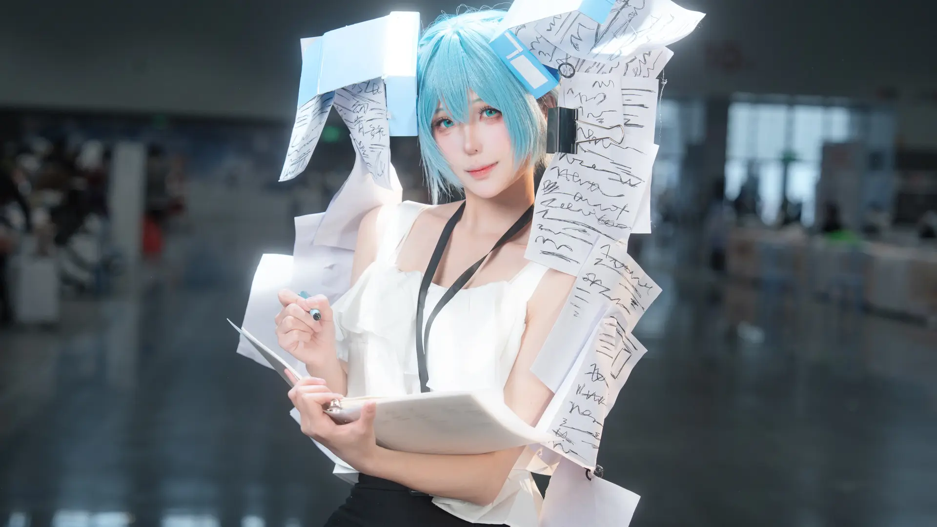 藍髮少女, 展會攝影, 黑絲襪, 米庫cos, 辦公風 - 第2張