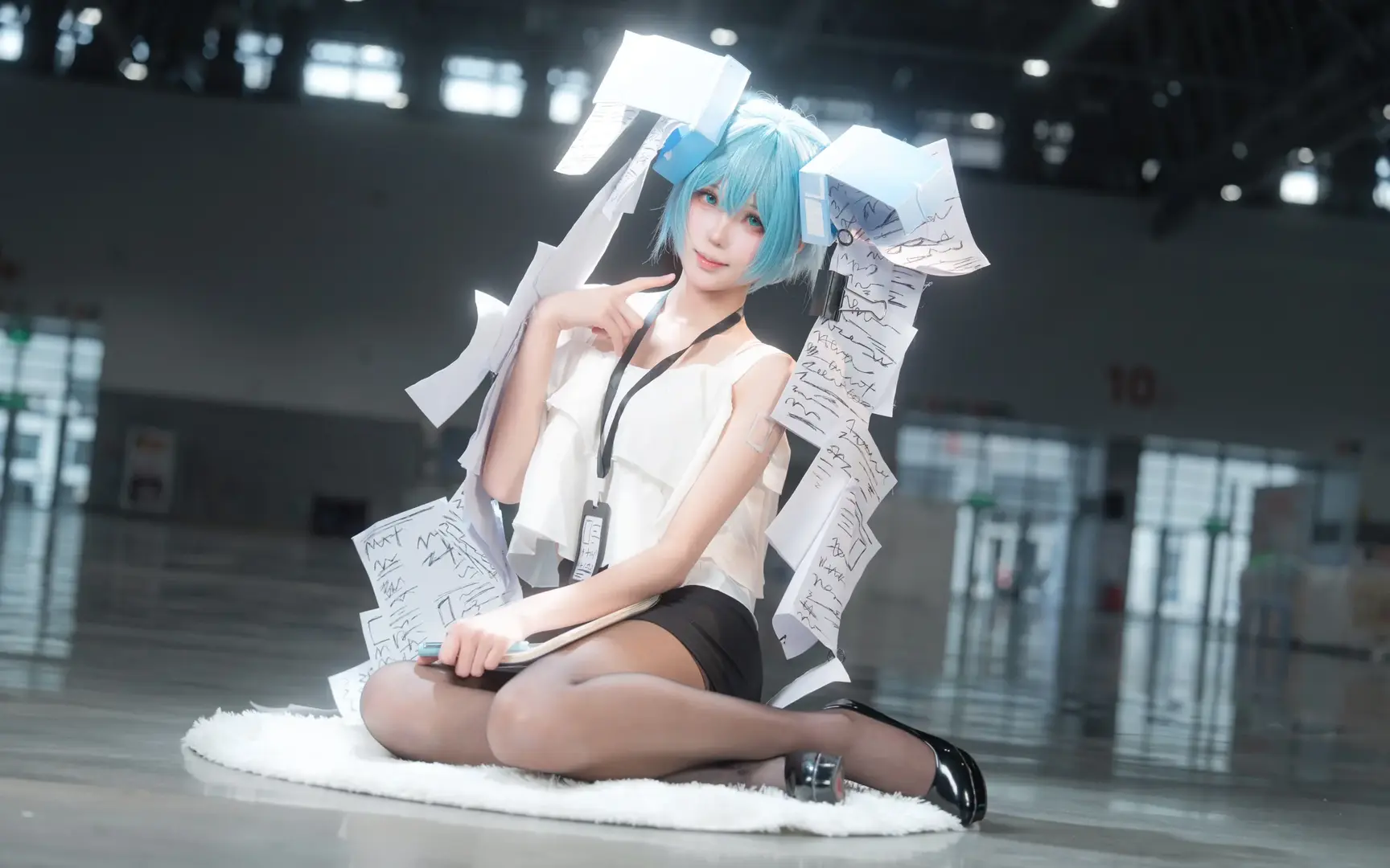 藍髮少女, 展會攝影, 黑絲襪, 米庫cos, 辦公風 - 第3張
