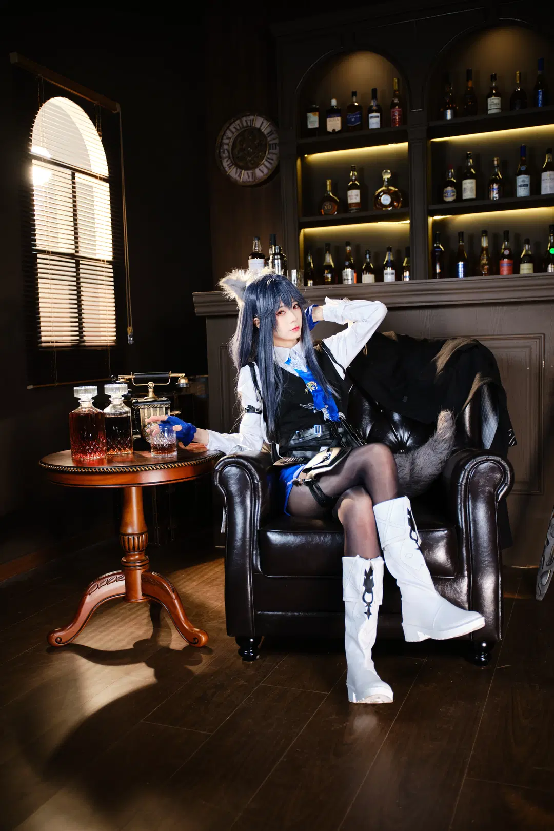 [Texas the Omertosa cosplay] Arknights: Shadow Blade in a Vintage Bar by GOODLUCK好兆头 - Image 13