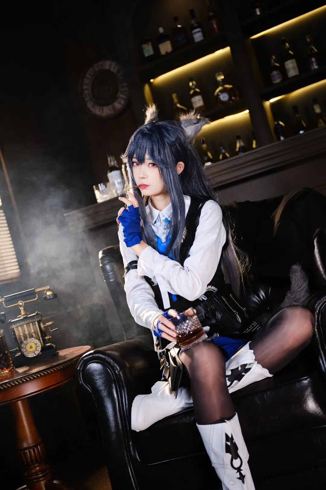[Texas the Omertosa cosplay] Arknights: Shadow Blade in a Vintage Bar by GOODLUCK好兆头 - Image 17