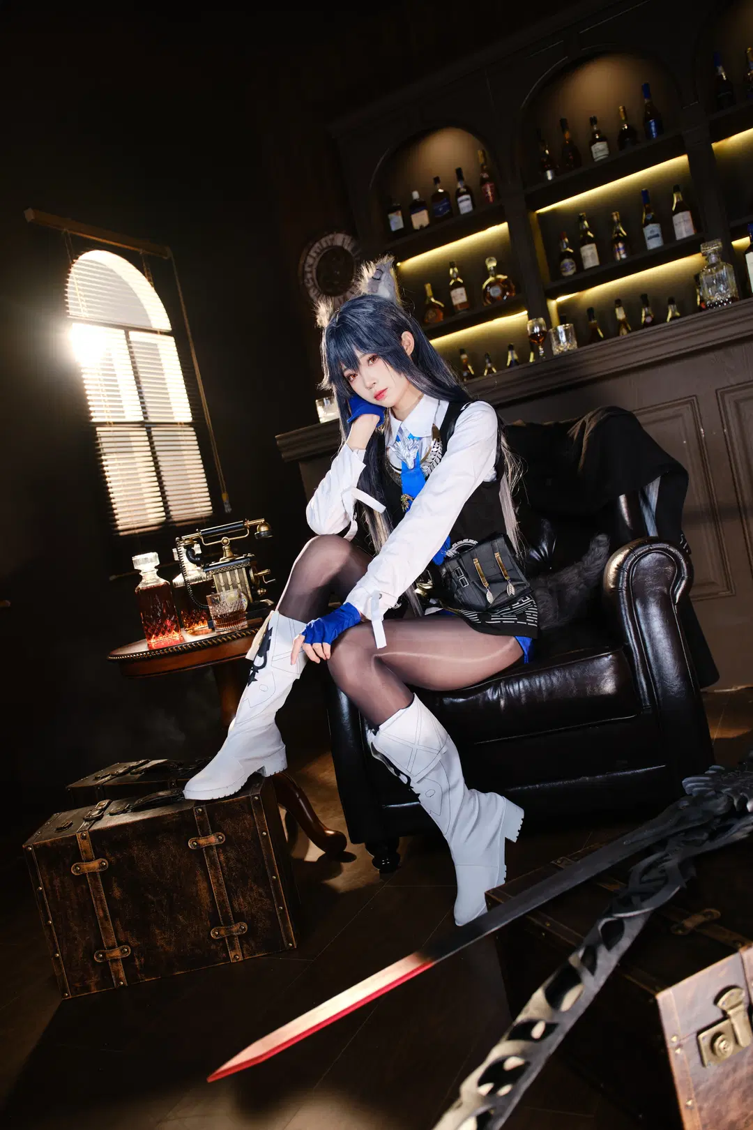 [Texas the Omertosa cosplay] Arknights: Shadow Blade in a Vintage Bar by GOODLUCK好兆头 - Image 9