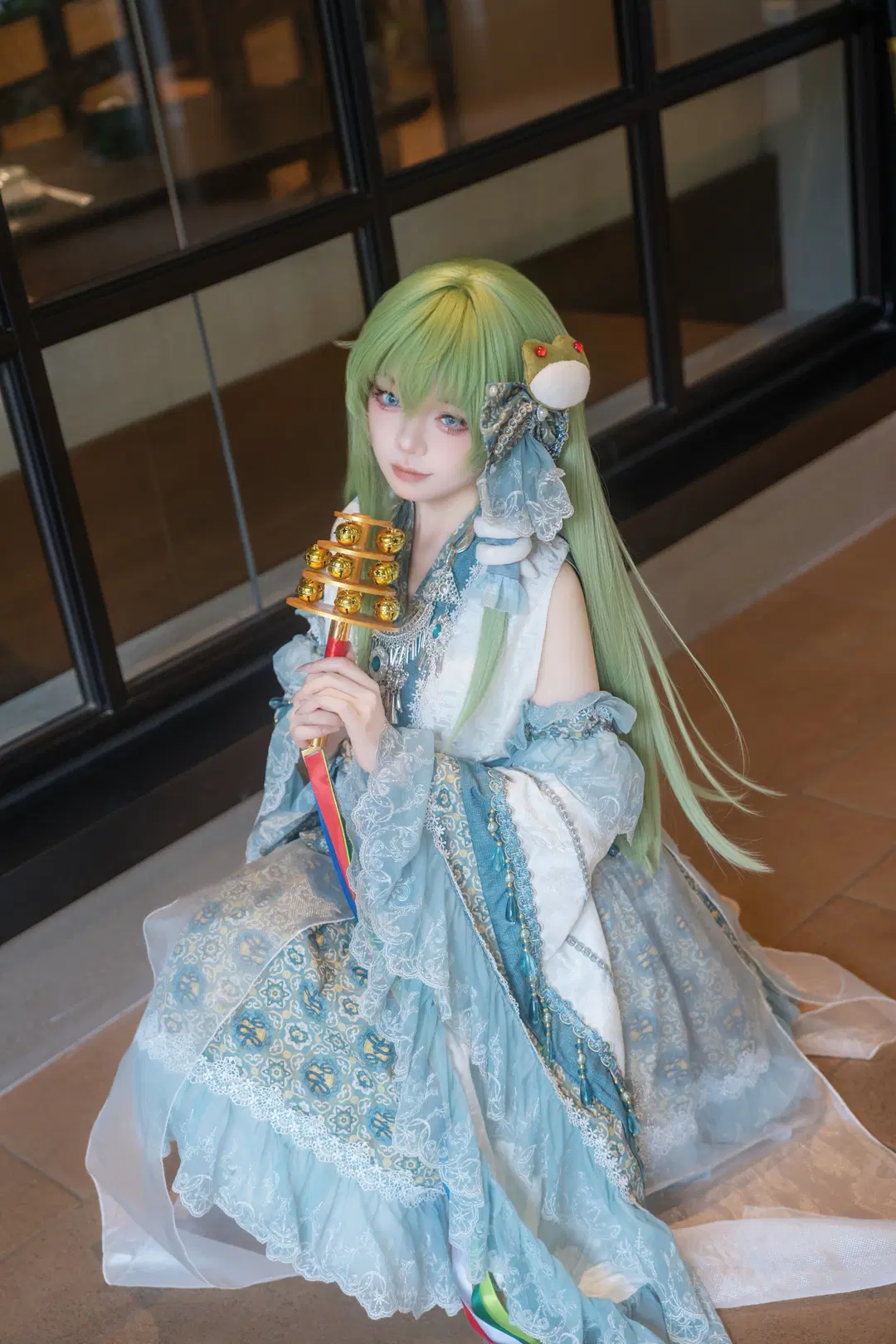【东风谷早苗cos】东方Project二设 现人神的蓝白幻想 - 另一个岁岁 - 第6张