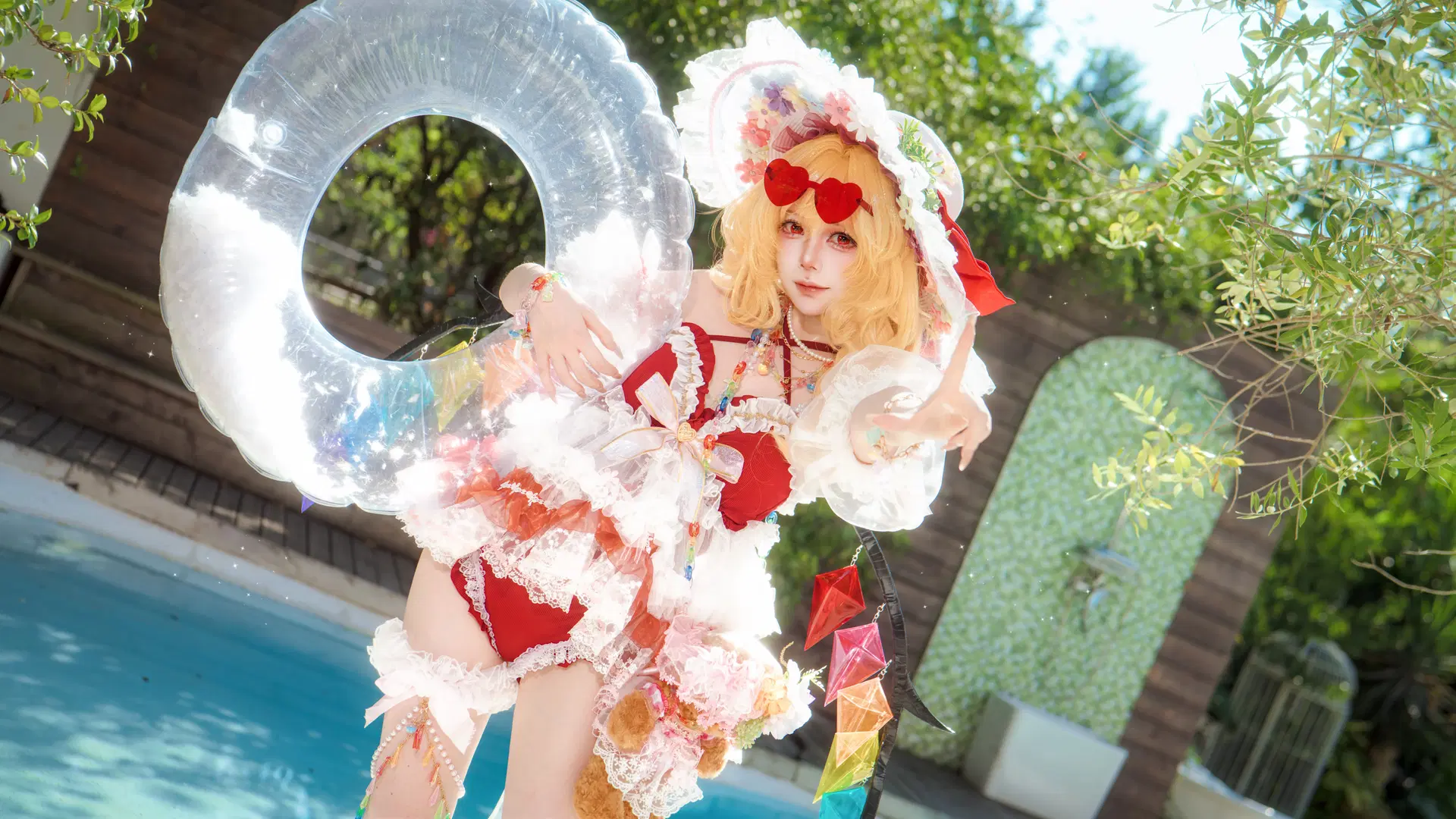 【芙蘭朵露cos】夏日泳池邊的紅白二設 - 另一个岁岁 - 第6張