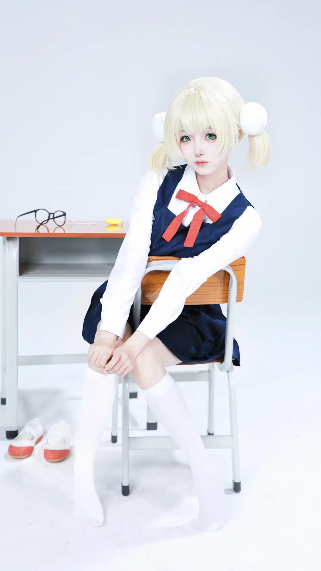 [Shigure Ui cosplay] Classroom Desks, Chairs, and White Stockings with Twin Tails by 望眠 - Image 3