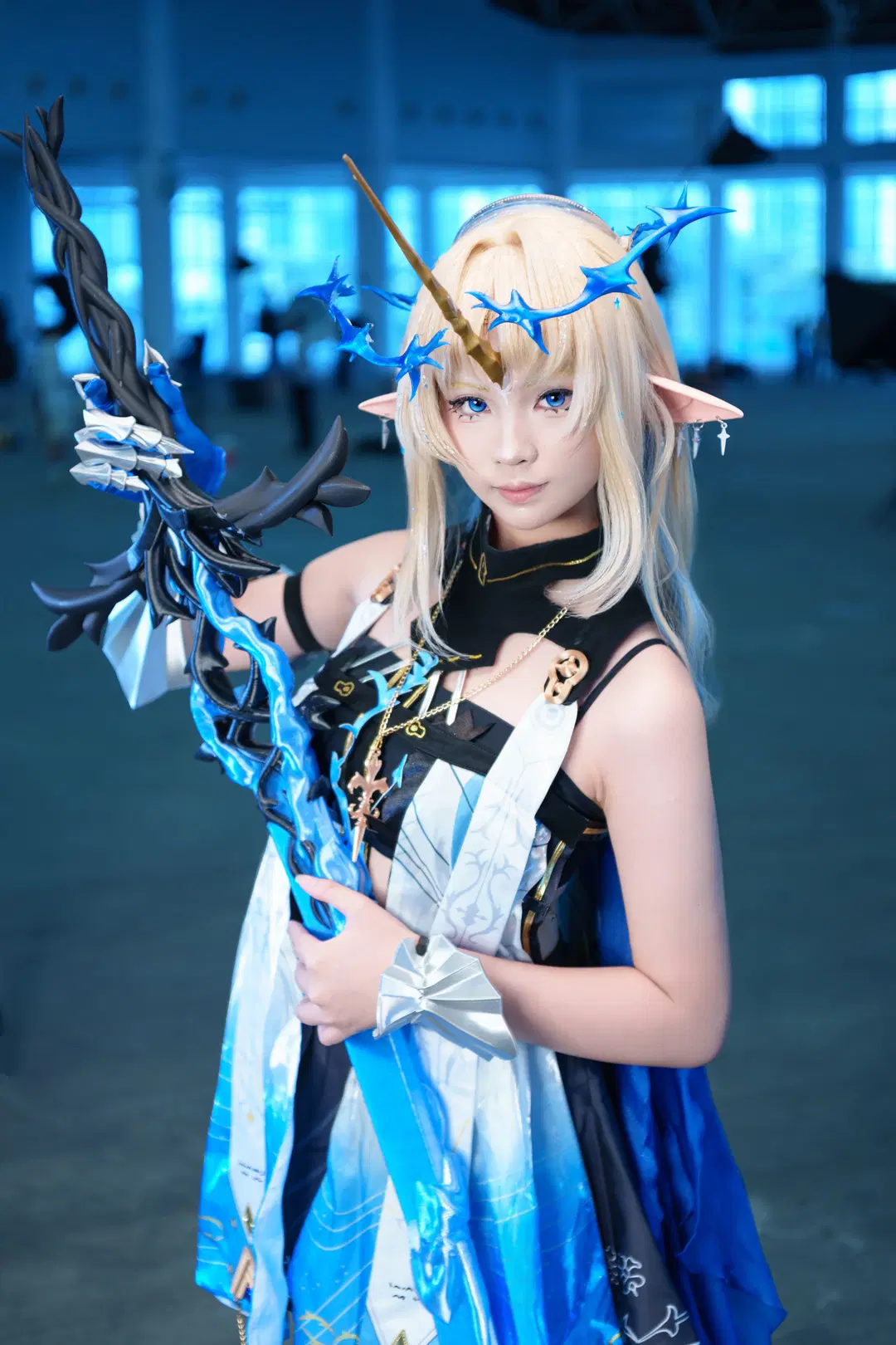 [Cartethyia cosplay] Wuthering Waves at Zhanjiang Comic Convention: Detailing Props from Wig to Staff by 有蓝 - Image 2