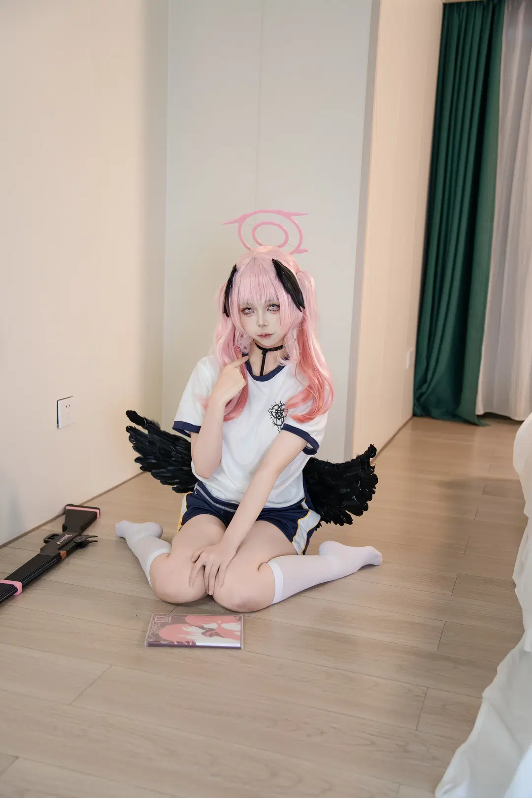 【下江コハル コスプレ】『ブルーアーカイブ』体操服と白ストッキング、黒き翼の旋律 - 小小波罗崽 - 10枚目