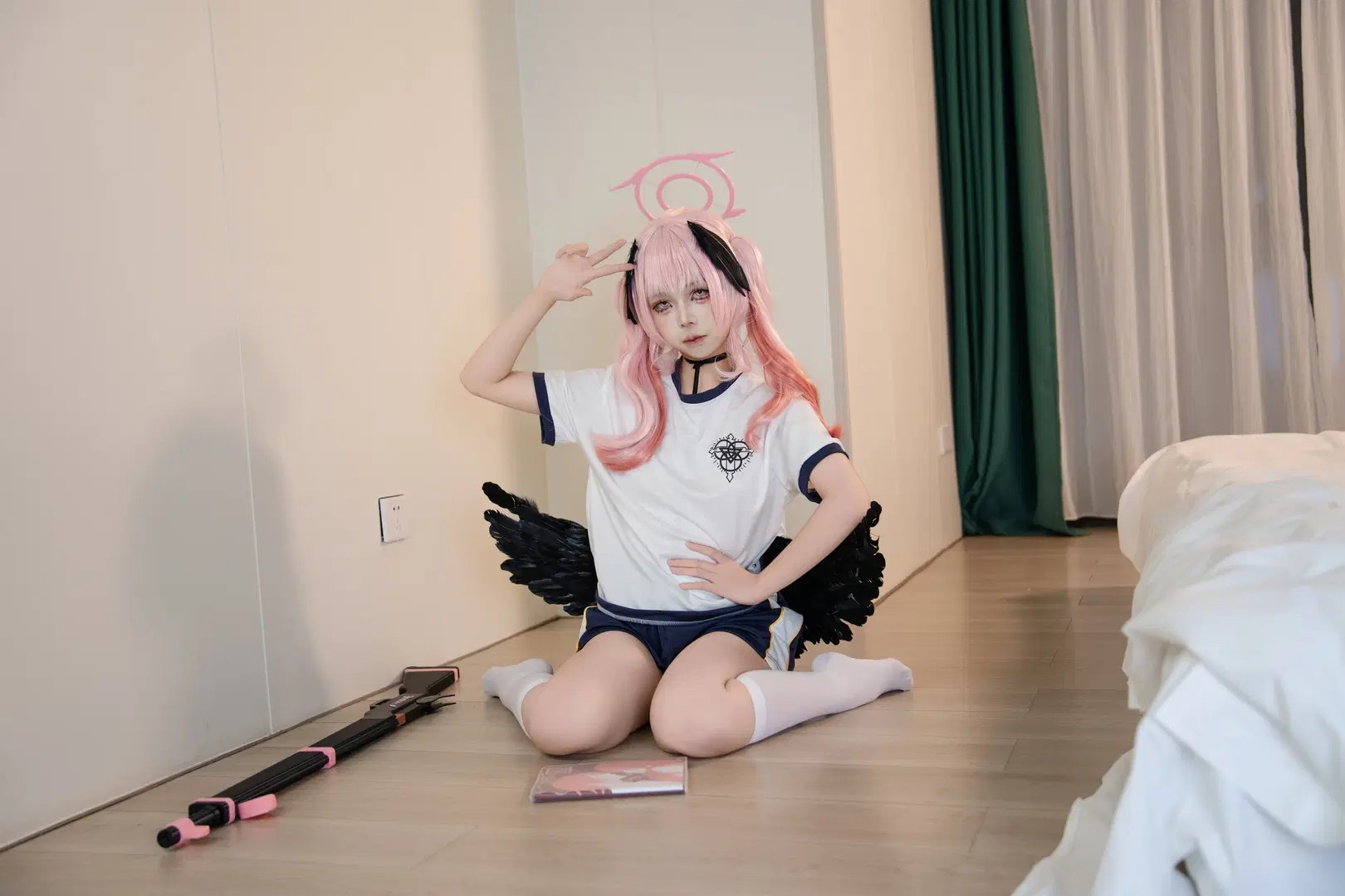【下江コハル コスプレ】『ブルーアーカイブ』体操服と白ストッキング、黒き翼の旋律 - 小小波罗崽 - 7枚目