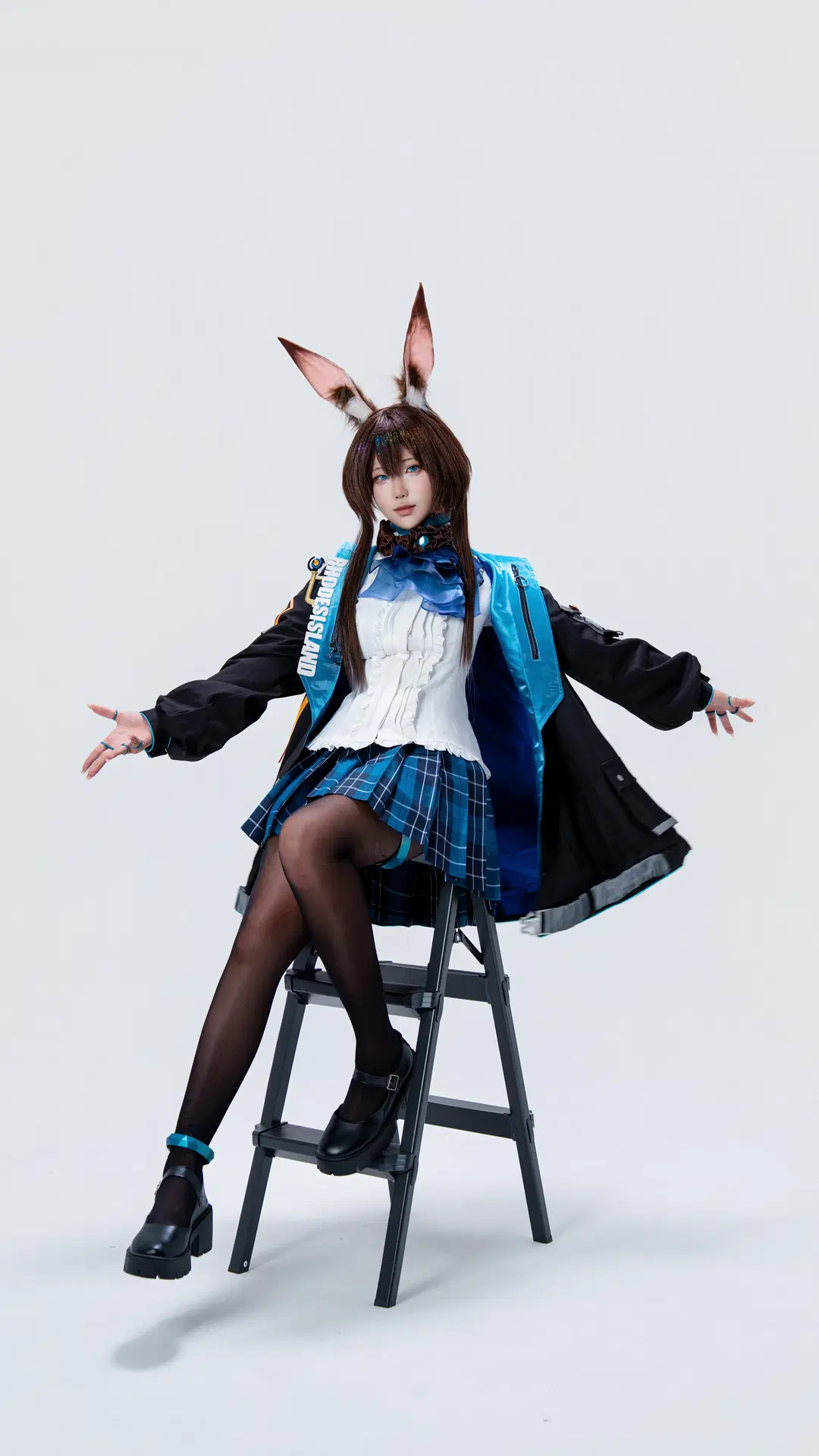 明日方舟阿米婭cos，機能風兔耳與黑絲穿搭 - 小小波罗崽 - 第3張