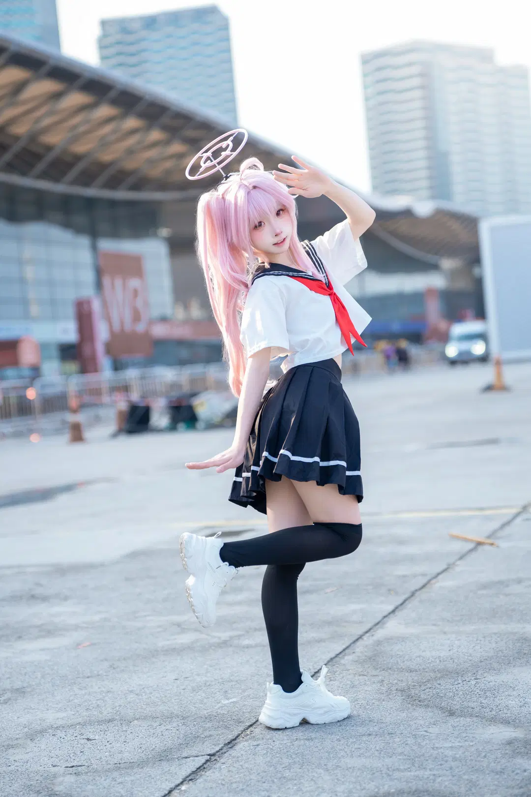 【柚鸟夏cos】蔚蓝档案里的活力水手服 - 远野咲夜2_0 - 第2张