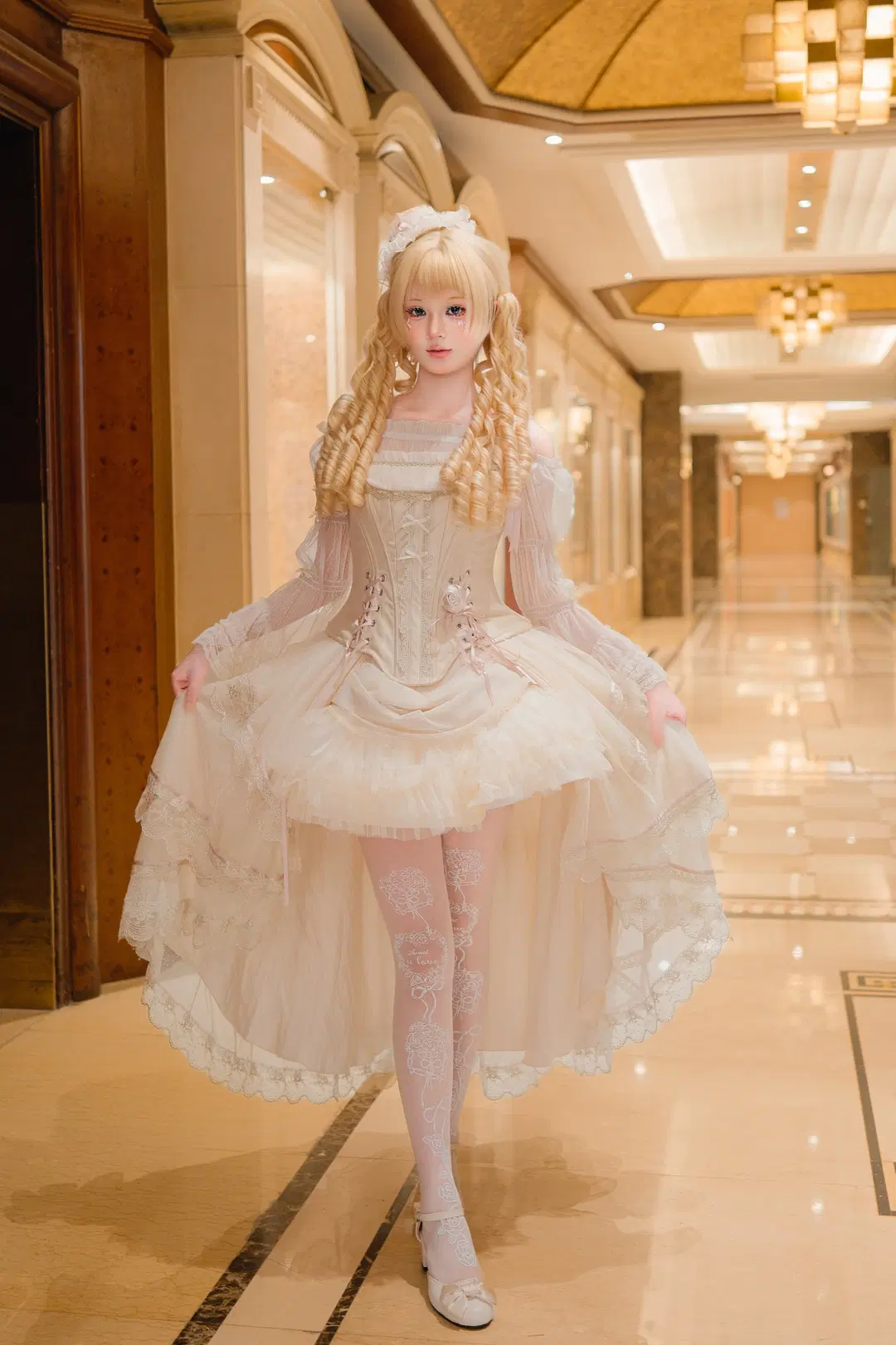 Lolita outfit, Rococo court style, White lace stockings, Retro court photoshoot, Shenze Lolita