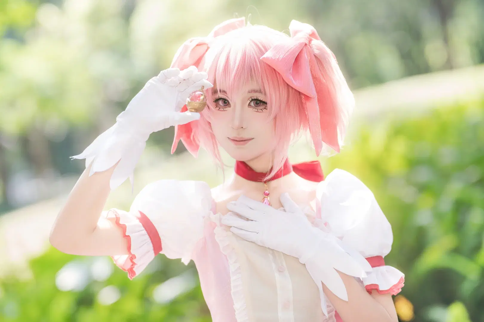 【Puella Magi Madoka Magica cosplay】Pink Dress with Bow and Arrow: Capturing Vitality Under Outdoor Natural Light by 叶彦 - Image 4