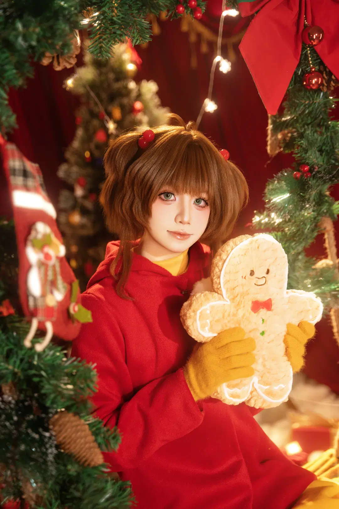 [Sakura cosplay] Christmas Limited Red-and-Yellow Palette: Swinging on a Swing in Warm Light by 叶彦 - Image 3