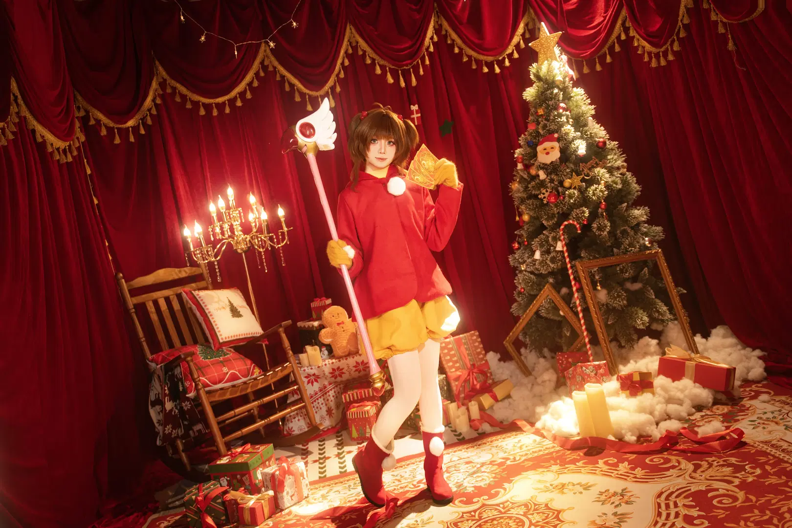 [Sakura cosplay] Christmas Limited Red-and-Yellow Palette: Swinging on a Swing in Warm Light by 叶彦 - Image 4