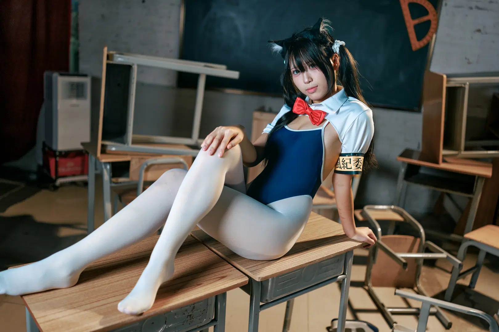 コスプレ, 白ストッキング, スクール水着, 風紀委員, 教室