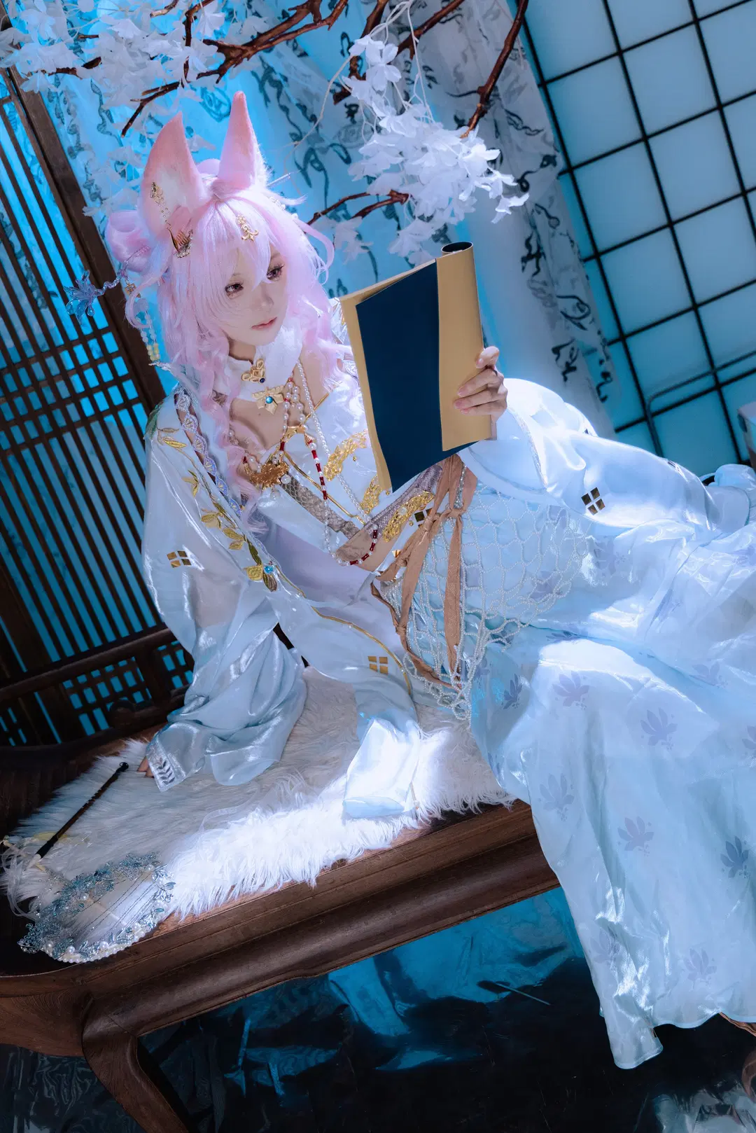[Pozëmka cosplay] Arknights 'Beside the passing dream' Outfit: Cool-Toned Elegance of a Pink-Haired Kemonomimi Girl by 和瑾 - Image 3