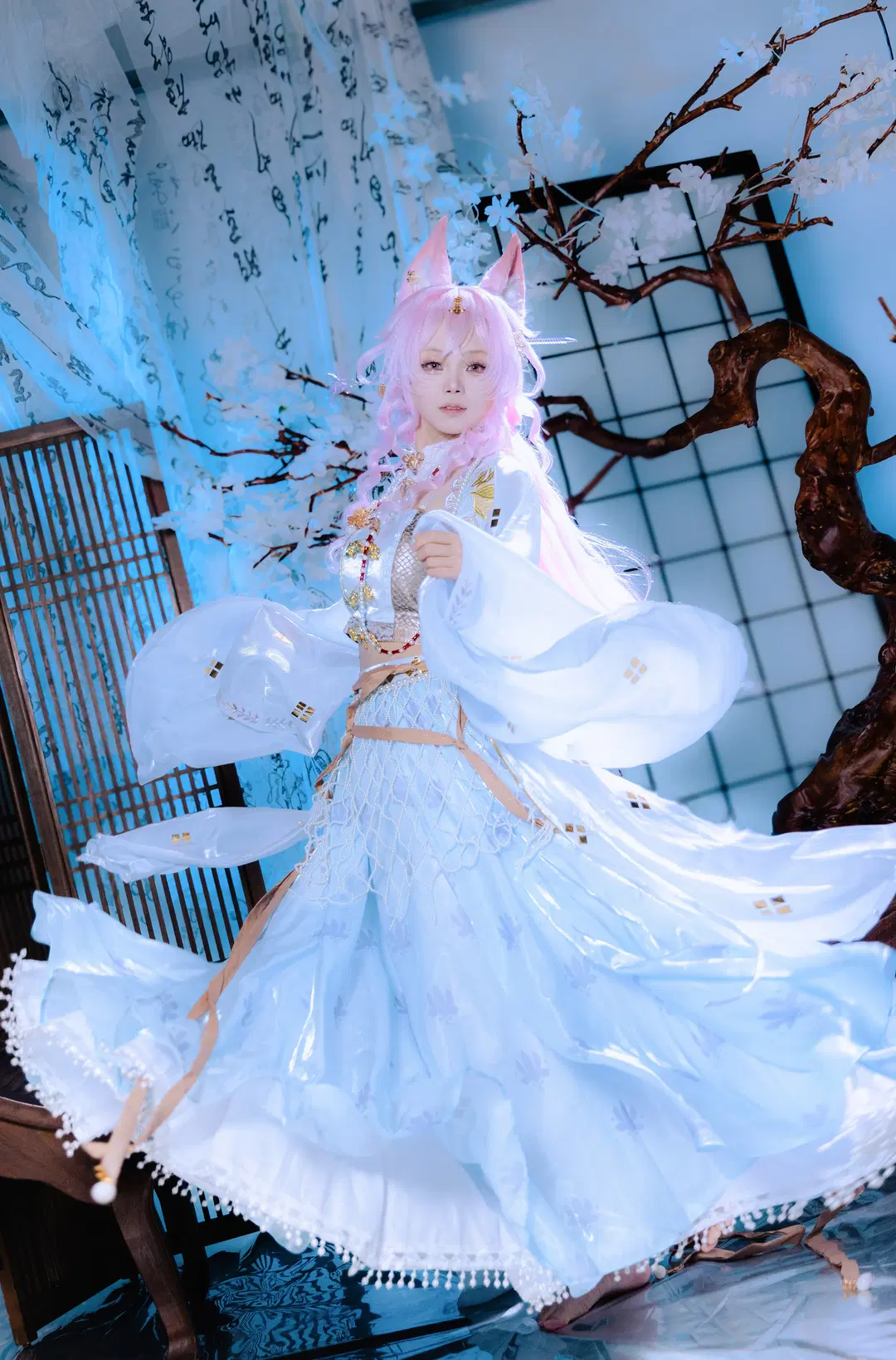 [Pozëmka cosplay] Arknights 'Beside the passing dream' Outfit: Cool-Toned Elegance of a Pink-Haired Kemonomimi Girl by 和瑾 - Image 4