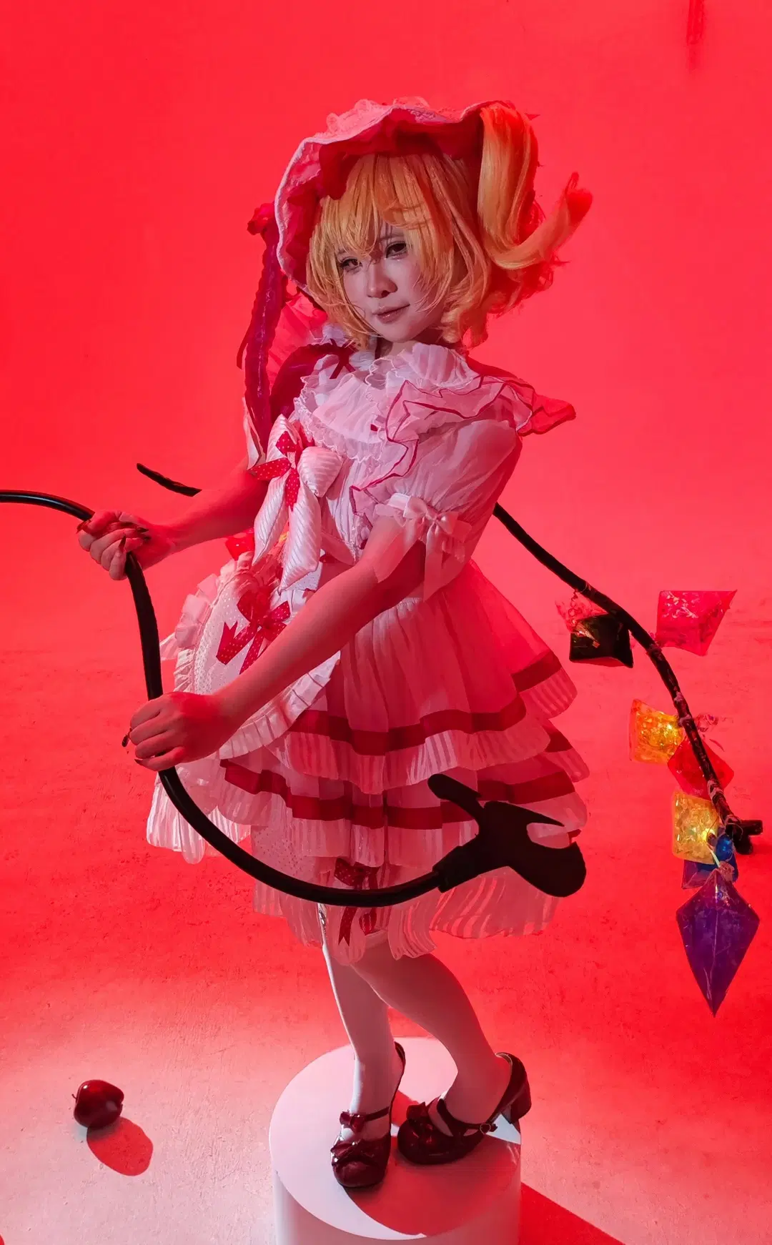 【フランドール・スカーレット コスプレ】遊ぼうよ、言うこと聞かないなら殺しちゃうから - 瞌睡羊 - 2枚目