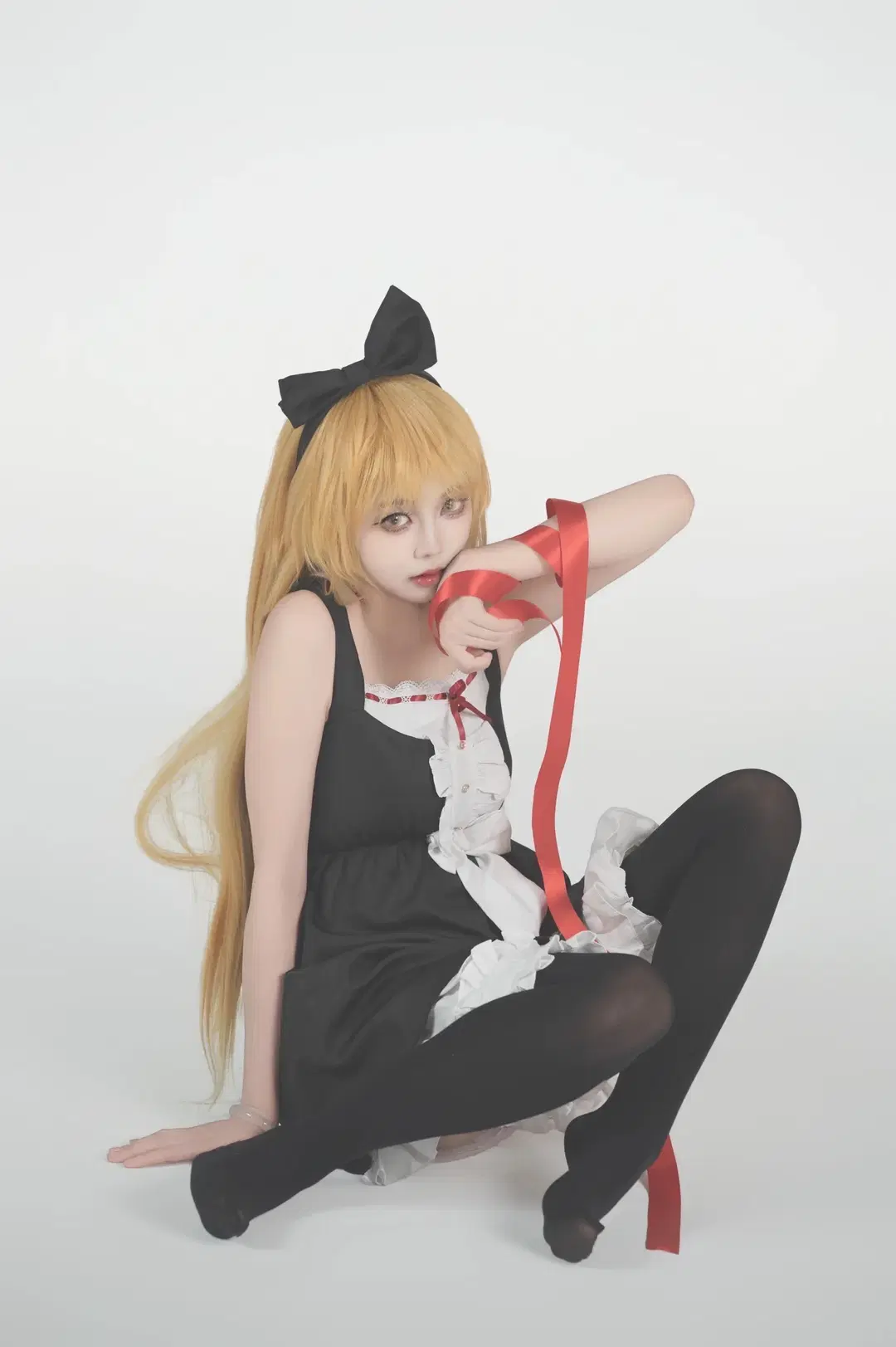 【忍野忍cos】物语系列黑裙红丝带白底棚拍 - 小雨幺幺零 - 第7张