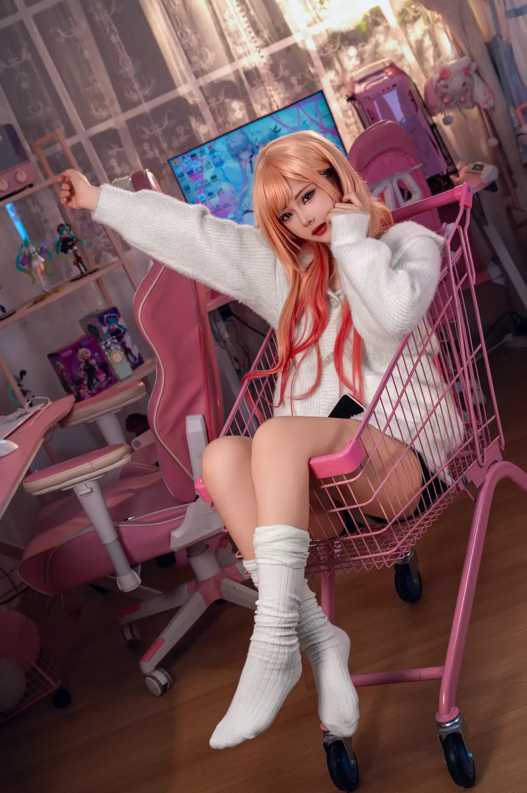 【Marin Kitagawa cosplay】My Dress-Up Darling: Daily Life in a Pink gaming room by 小雨幺幺零 - Image 6