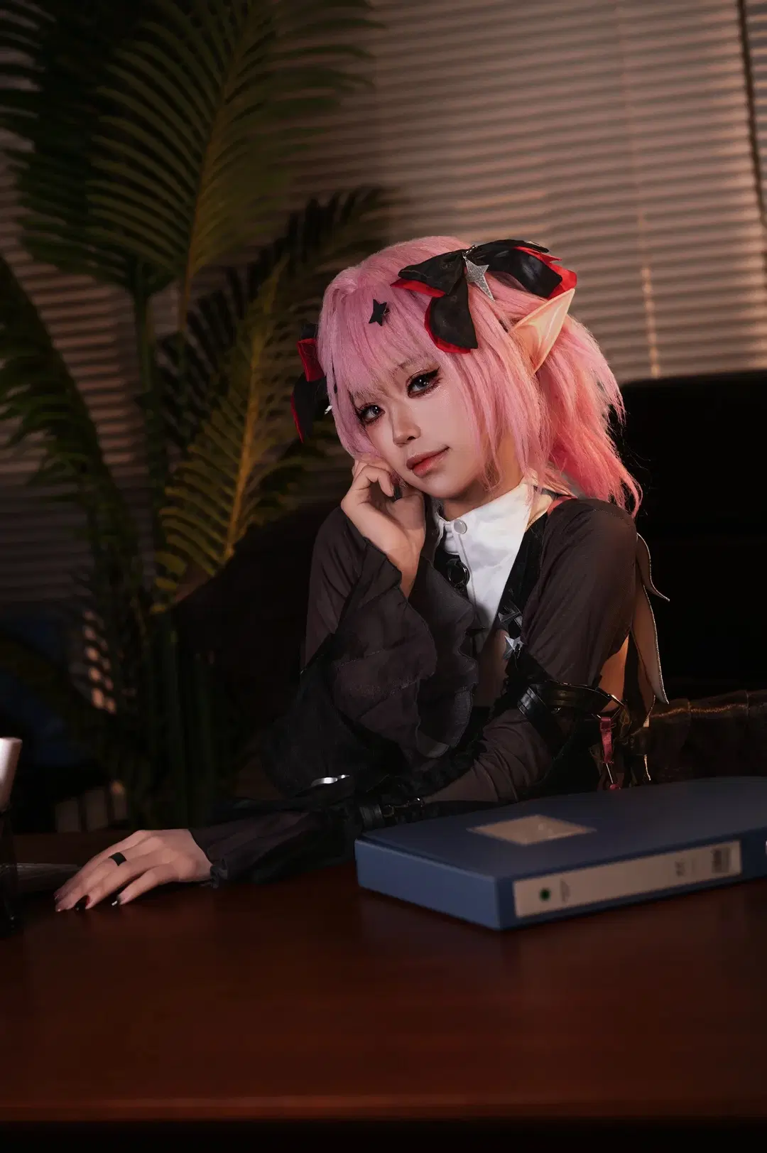 [Remielle cosplay] Slacking Off or Working Overtime in Zenless Zone Zero? Miss Accomplice's Office Daily Routine by 小雨幺幺零 - Image 5