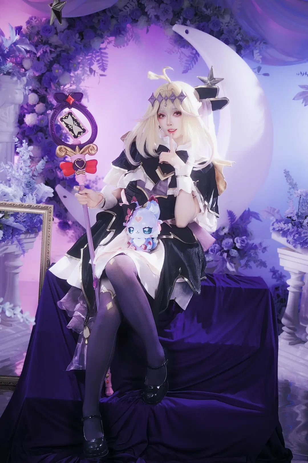 【森亚露露卡cos】名侦探光之美少女月夜下的梦幻魔法 - 圣骑绯月 - 第3张