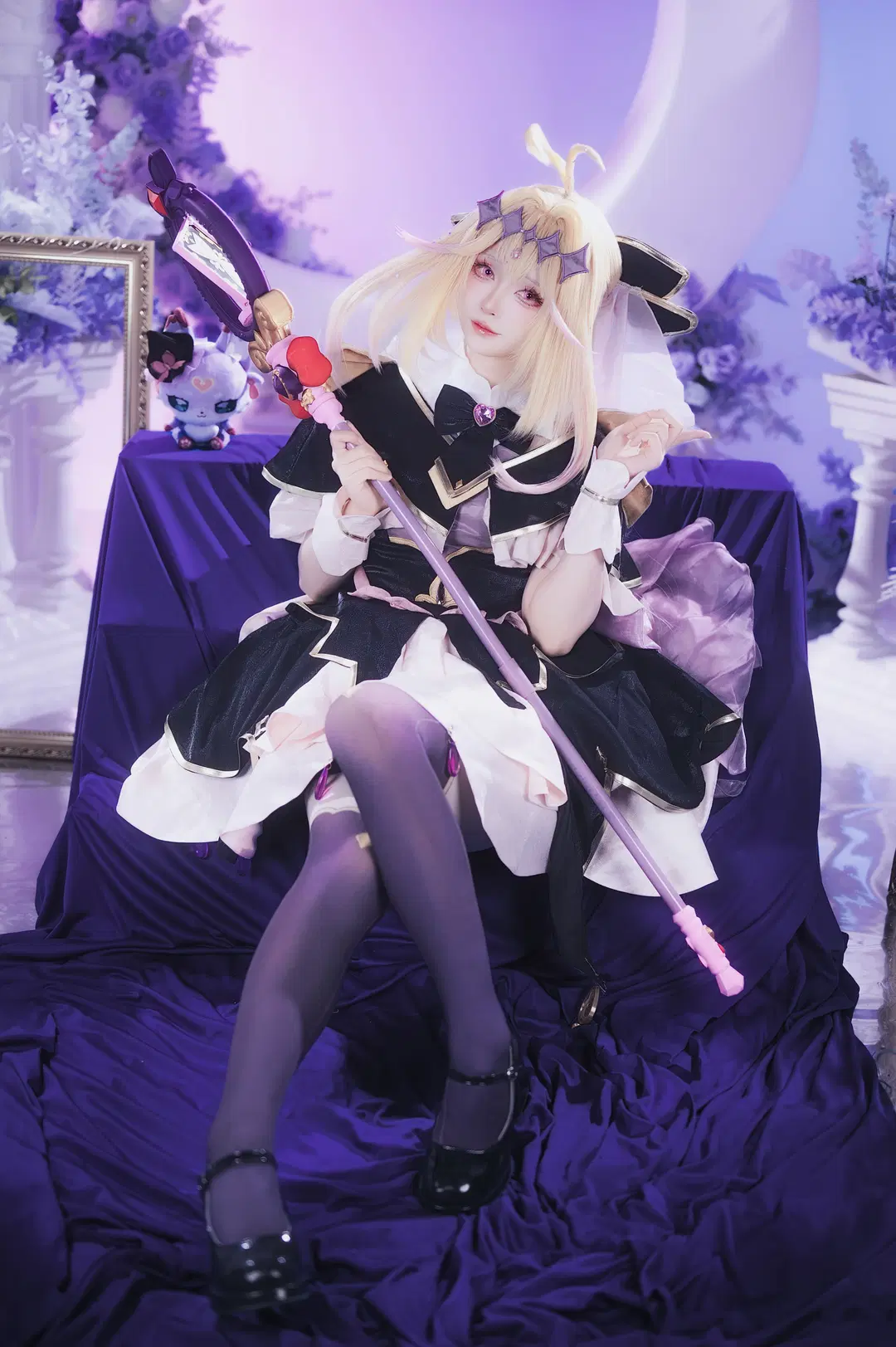 【森亚露露卡cos】名侦探光之美少女月夜下的梦幻魔法 - 圣骑绯月 - 第4张