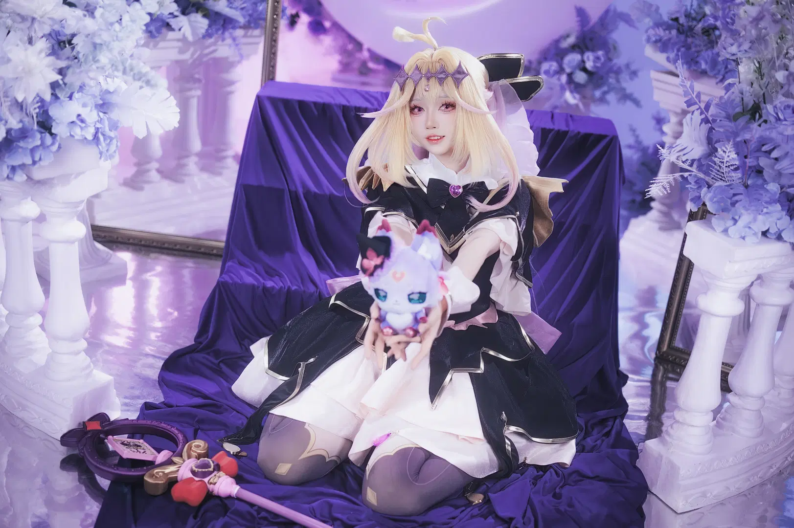 【森亚露露卡cos】名侦探光之美少女月夜下的梦幻魔法 - 圣骑绯月 - 第5张