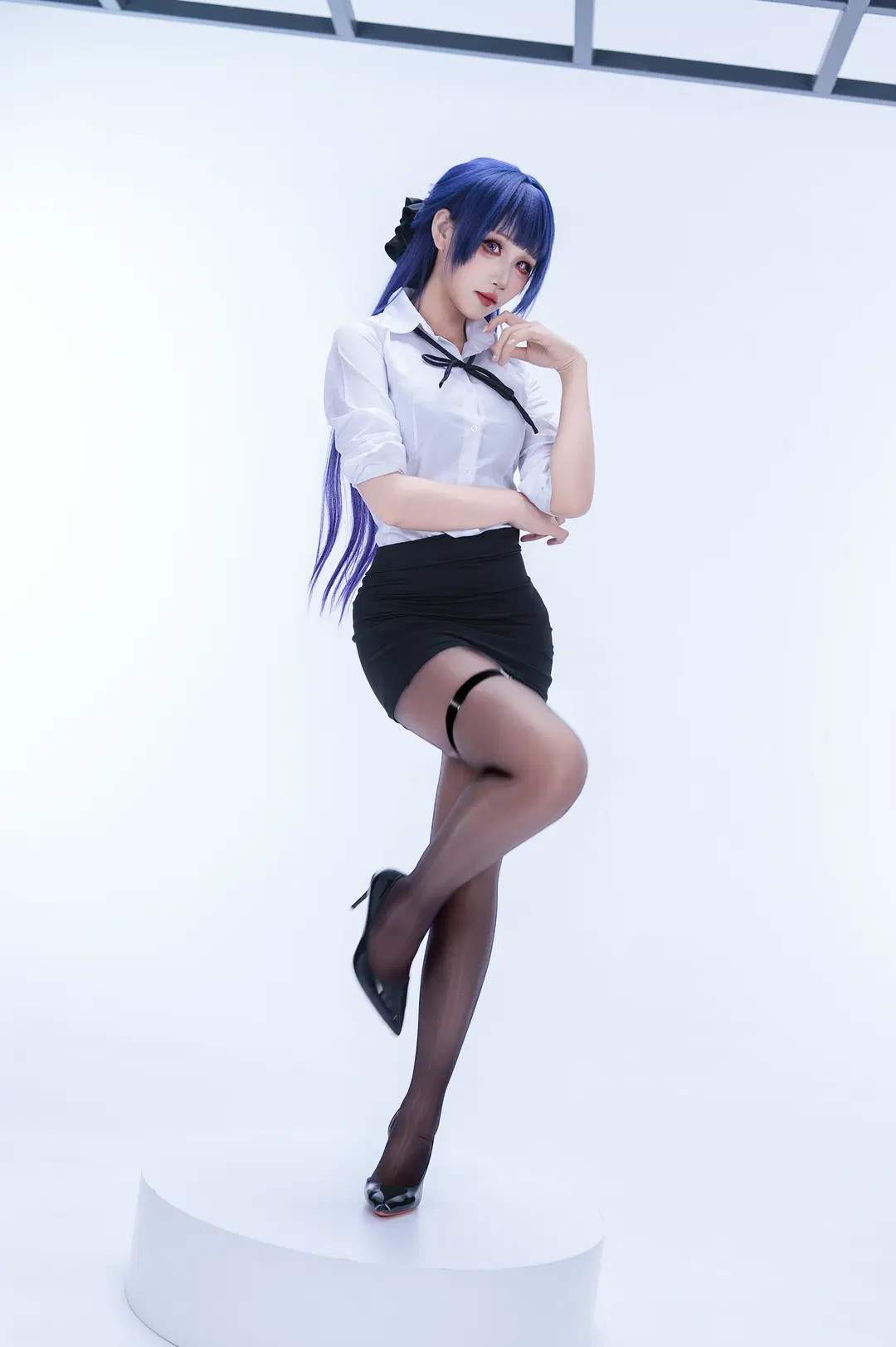 【雷電芽衣 コスプレ】『後崩壊書』のオフィス制服スタイル、圧倒的なオーラを放つ - 圣骑绯月 - 2枚目