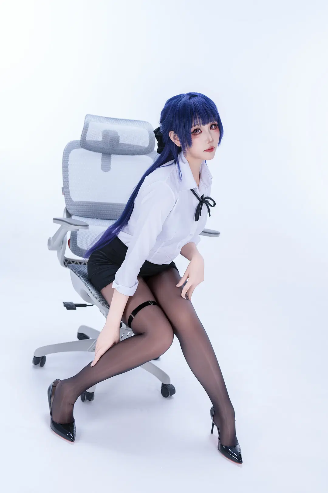 【雷電芽衣 コスプレ】『後崩壊書』のオフィス制服スタイル、圧倒的なオーラを放つ - 圣骑绯月 - 8枚目