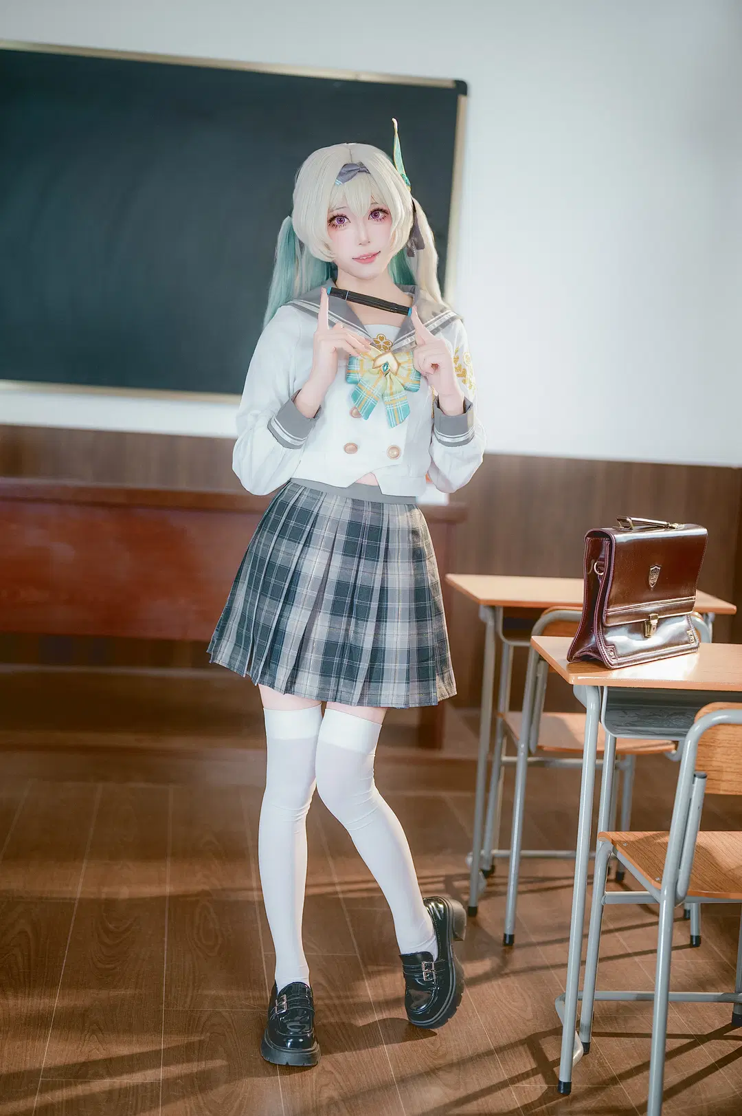 【流萤cos】崩坏星穹铁道里的春日手信 - 圣骑绯月 - 第2张