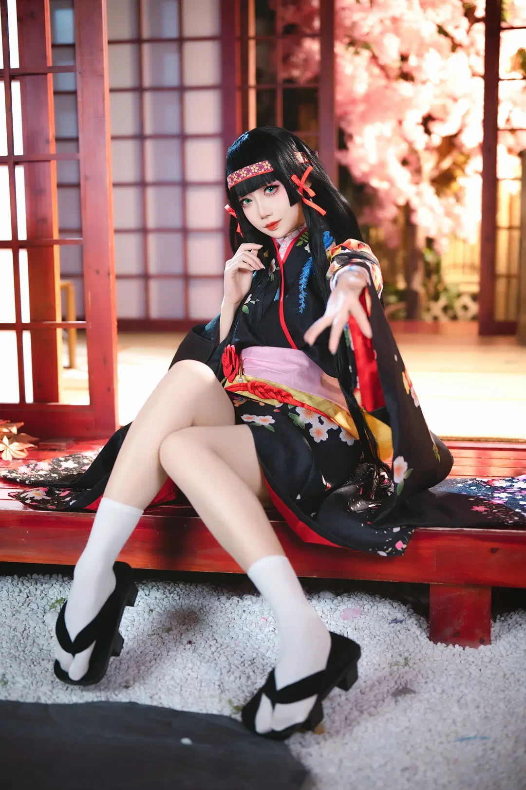 【蓮華cos】美少女萬華鏡5，黑紅大花與白襪的完美結合 - 圣骑绯月 - 第3張