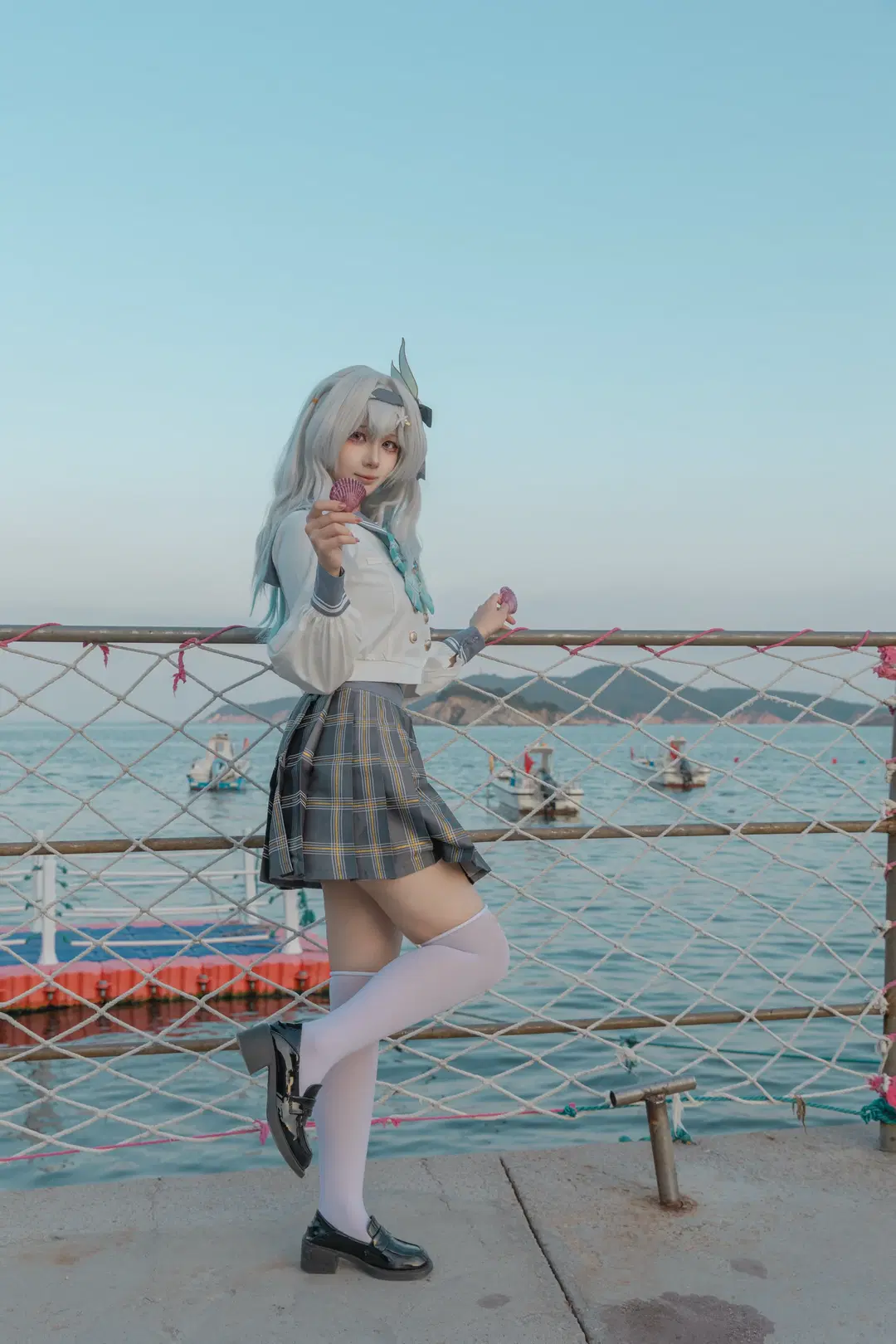 崩坏星穹铁道, 流萤cos, 白丝, 水手服, 海边人像