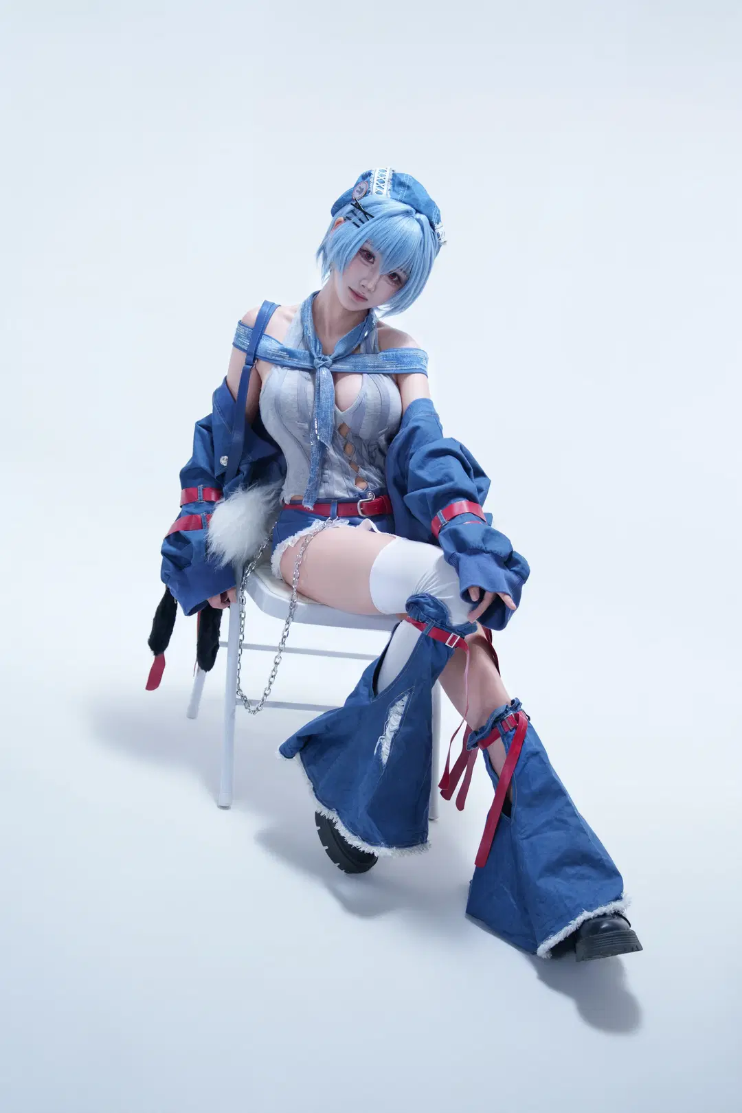 [Rei Ayanami cosplay] Neon Genesis Evangelion White Studio Techwear: Clash of Blue Denim and Red Straps by shiro天天疯 - Image 2