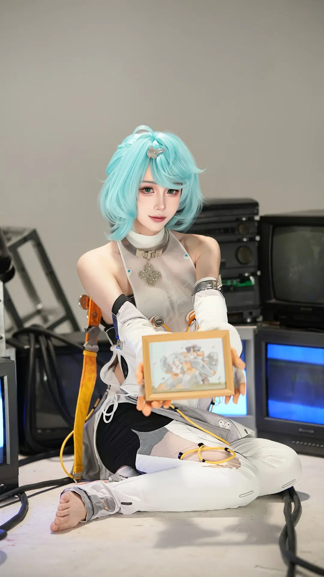 [Seed cosplay] Zenless Zone Zero's Aloof Mechanical Girl: Bringing Out Cyberpunk Textures Through Nuanced Details by cui脆皮 - Image 5