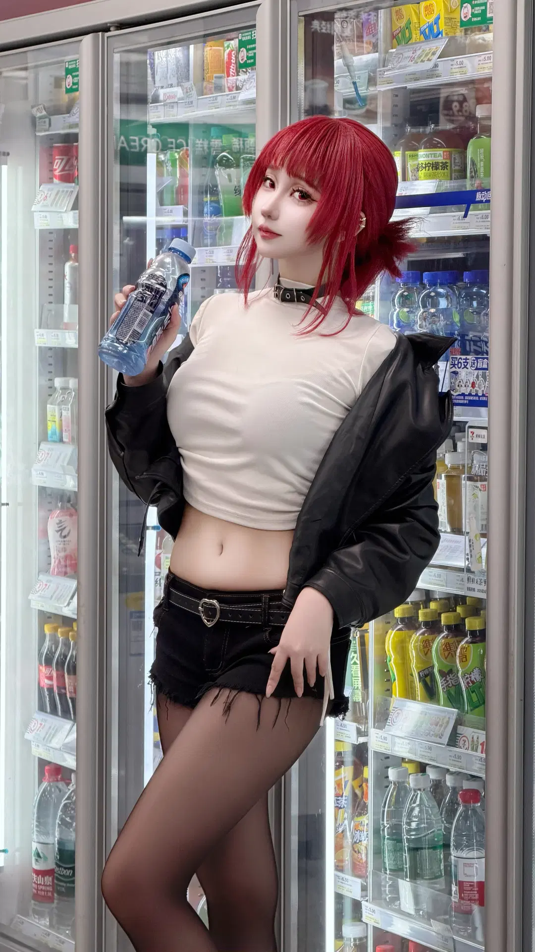 山田小姐cos, 黑丝长腿, 便利店写真, 御姐风, 黑皮衣穿搭