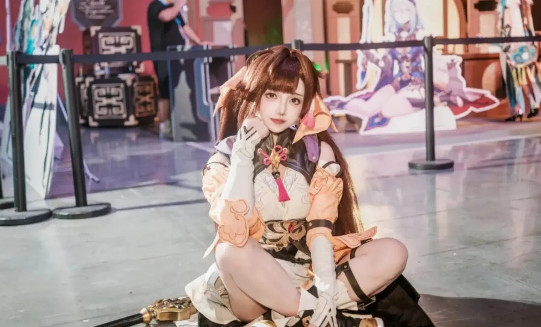 【素裳cos】崩壞星穹鐵道中俠氣與性感並存的動作分享 - 小彭《星穹铁道》 - 第5張