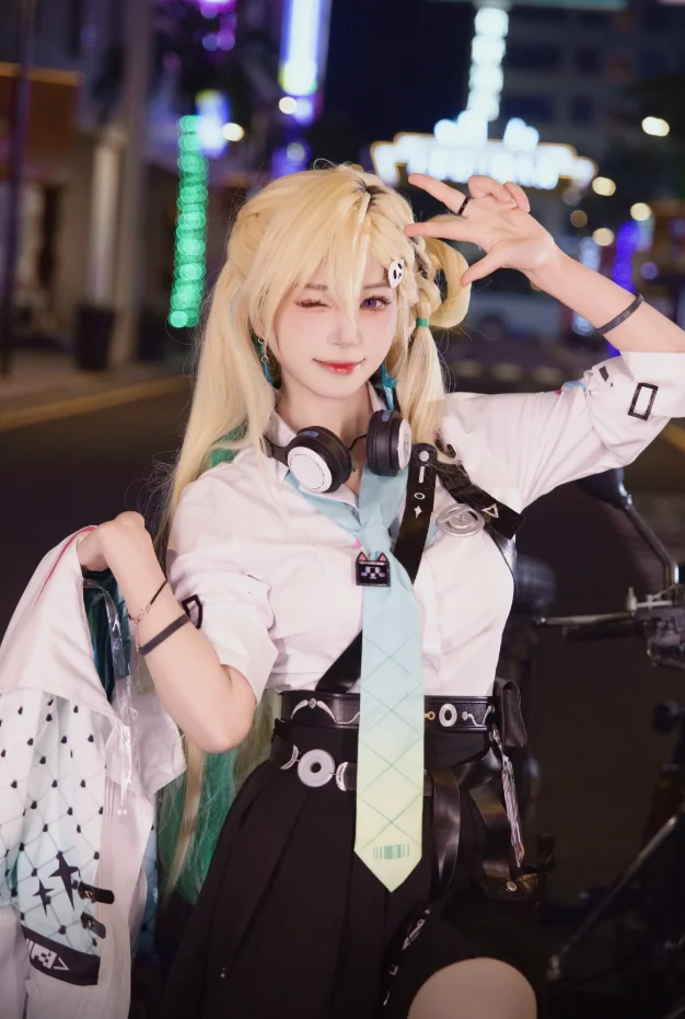 【琳奈cos】鸣潮夜色下的街头少女，酷飒与可爱的结合 - 小彭《星穹铁道》 - 第4张