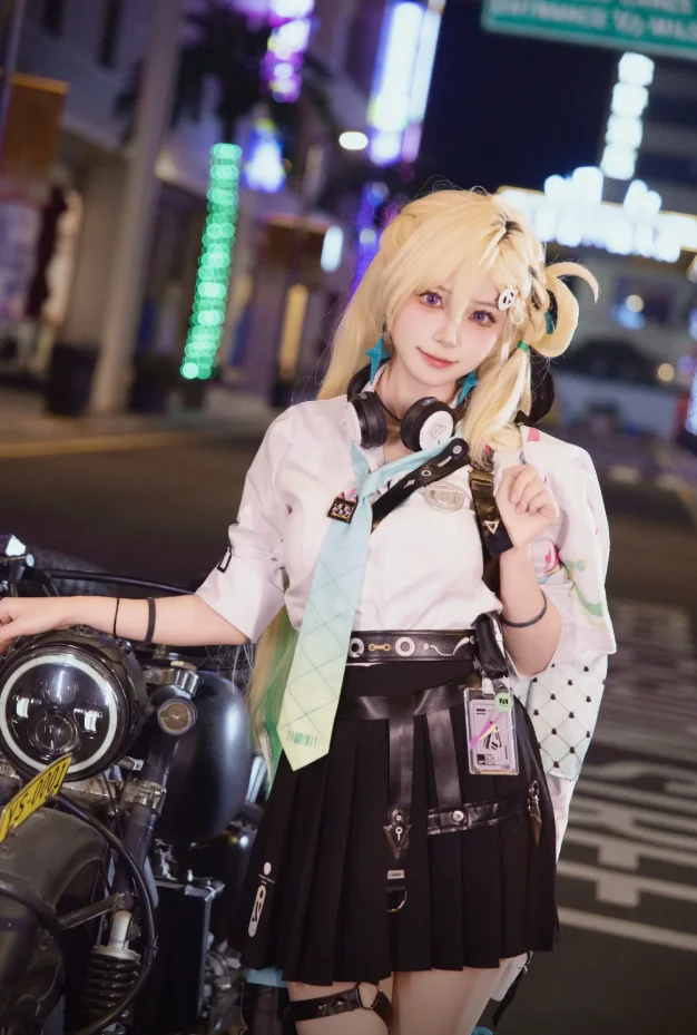 【琳奈cos】鸣潮夜色下的街头少女，酷飒与可爱的结合 - 小彭《星穹铁道》 - 第5张