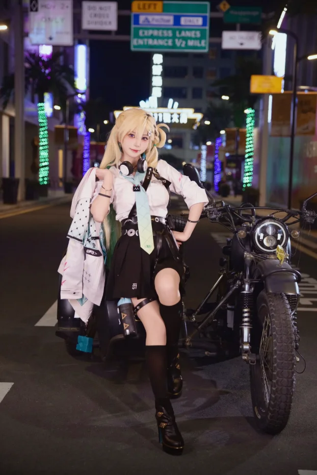【琳奈cos】鸣潮夜色下的街头少女，酷飒与可爱的结合 - 小彭《星穹铁道》 - 第6张