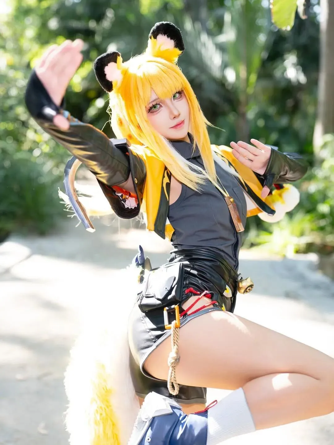 二次元cosplay, 户外cos, 橘福福cos, 兽耳cos, 皮衣短裤