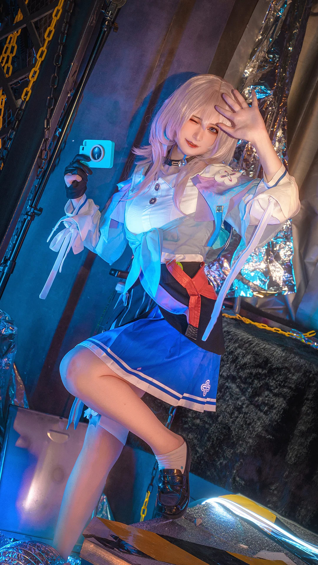 崩坏星穹铁道, 三月七cos, 二次元cos, 水手服少女, 赛博朋克棚拍