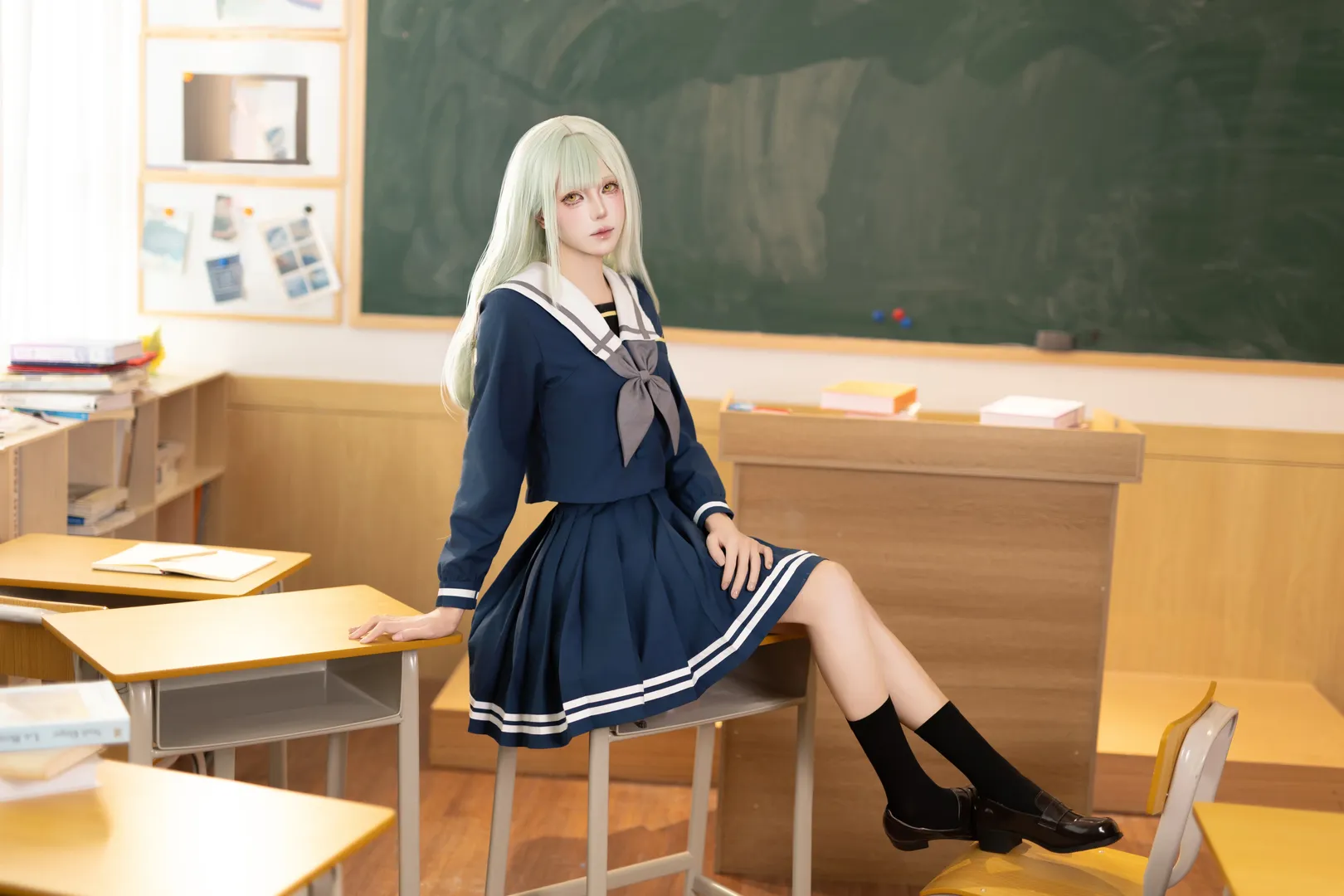 二次元cosplay, 水手服, 若叶睦cos, 校园摄影, 过膝袜